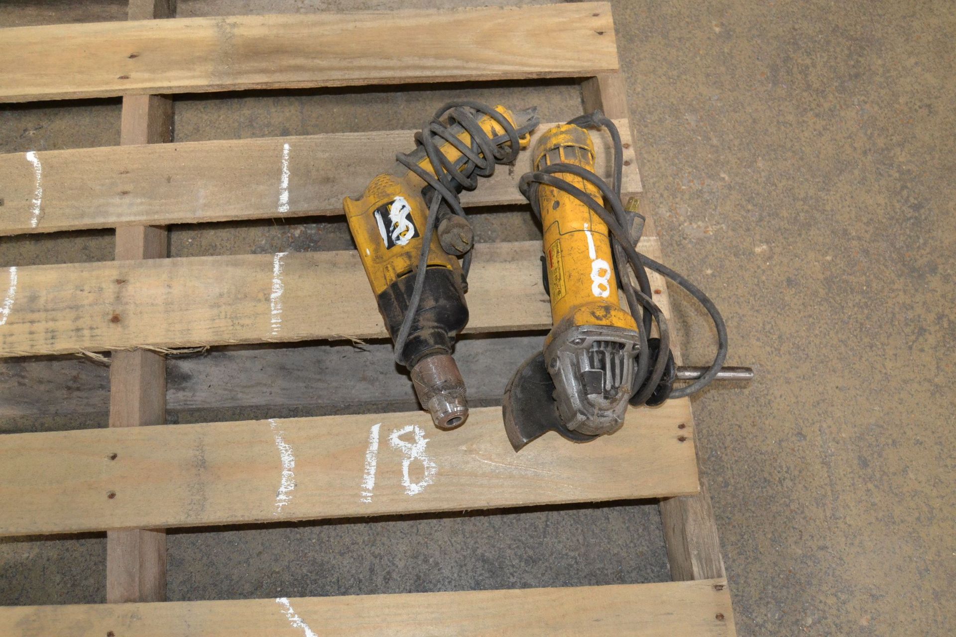 DEWALT 4" SIDE GRINDER W/ DRILL