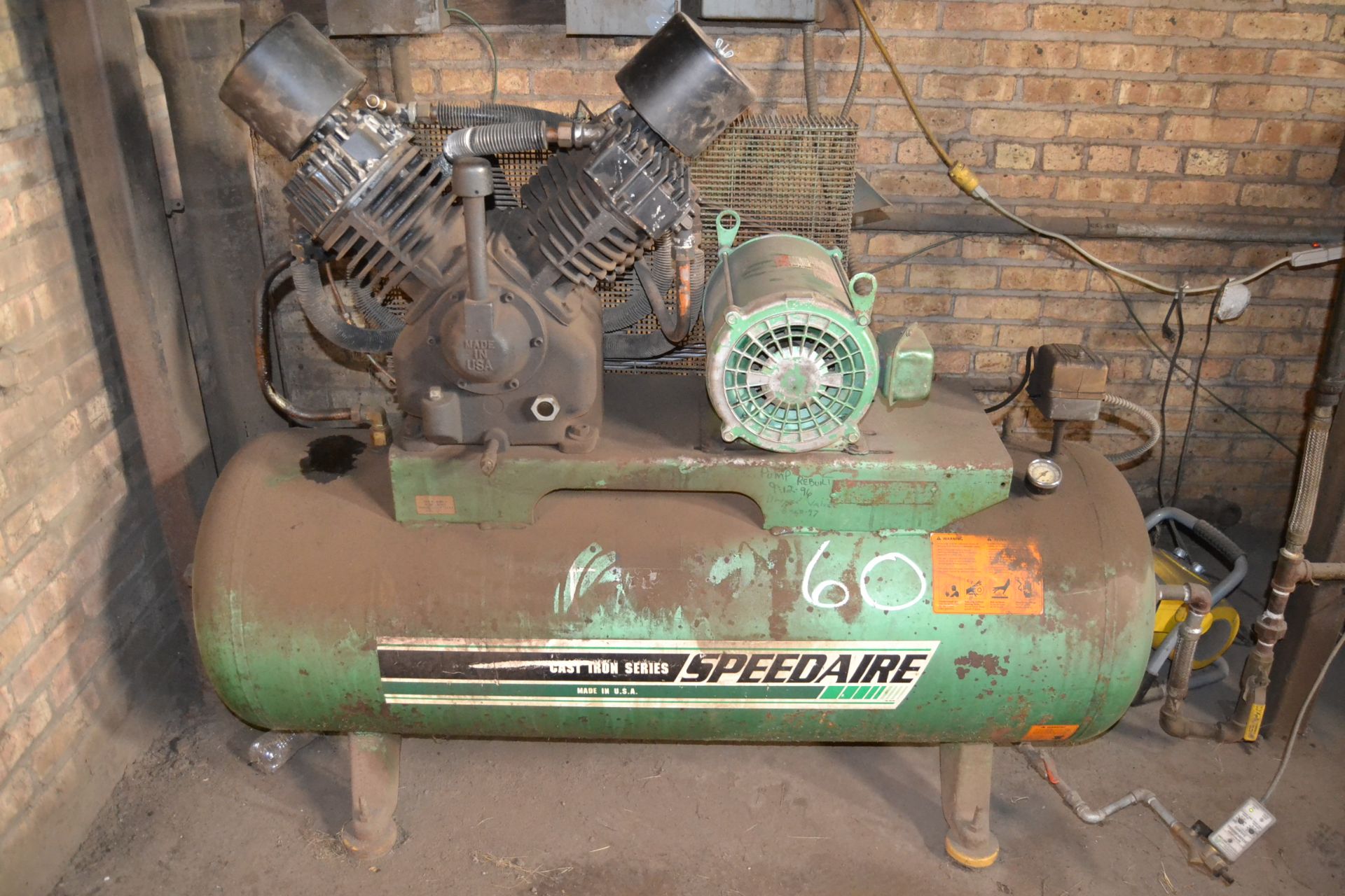 SPEED AIRE 10 HP TANK MOUNTED AIR COMPRESSOR