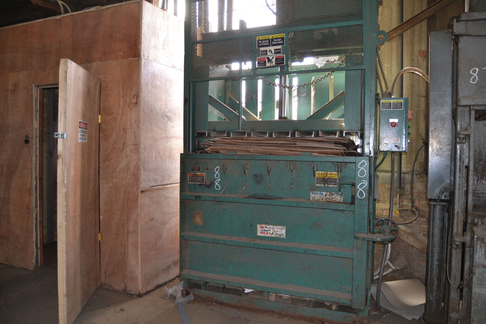 SELCO CARD BOARD BALER W/ MOTOR & CONTROLS - Image 2 of 2