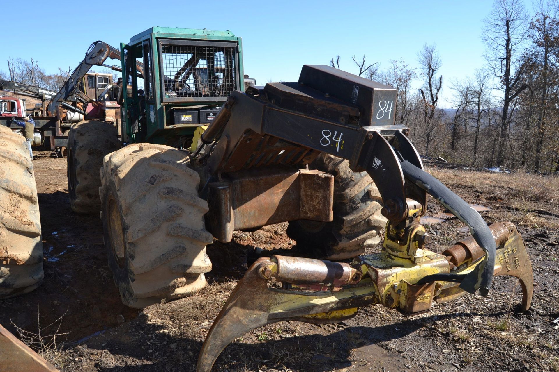 TIMBERJACK 380 GRAPPLE SKIDDER W/ WINCH W/ 28LX26 RUB W/ CUMMINS ENGINE 7,780 HOURS SN#CE4068 - Image 4 of 4