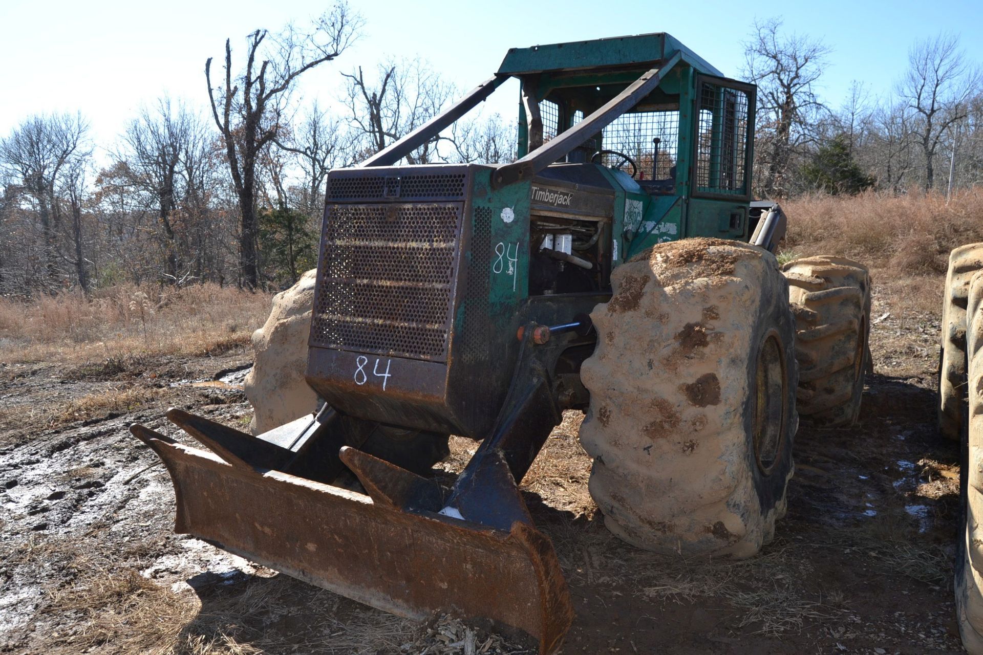 TIMBERJACK 380 GRAPPLE SKIDDER W/ WINCH W/ 28LX26 RUB W/ CUMMINS ENGINE 7,780 HOURS SN#CE4068 - Image 3 of 4