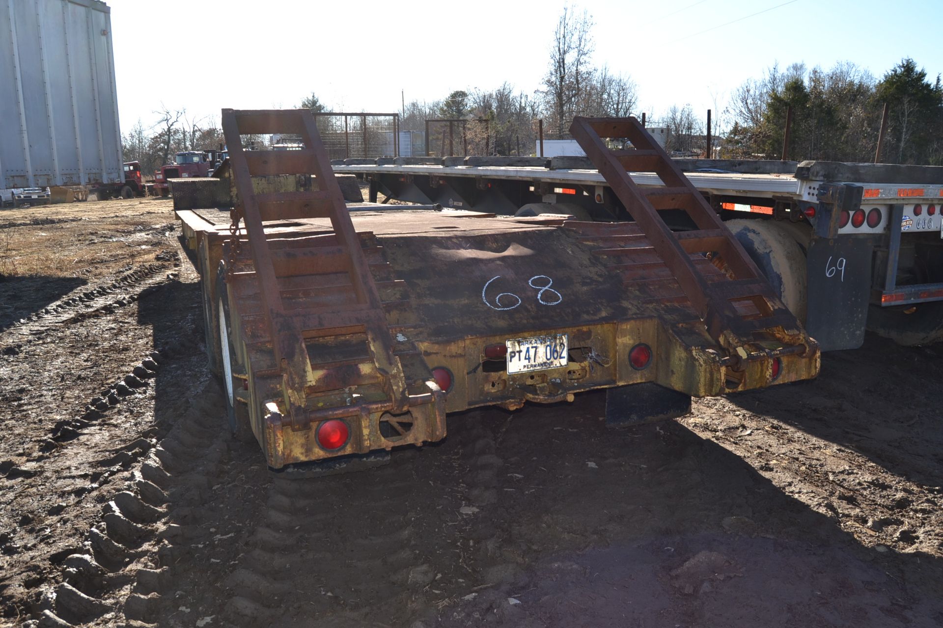 25 TON TANDEM AXLE LOWBOY W/ LOADING RAMPS W/ LOADING RAMPS - Image 3 of 3