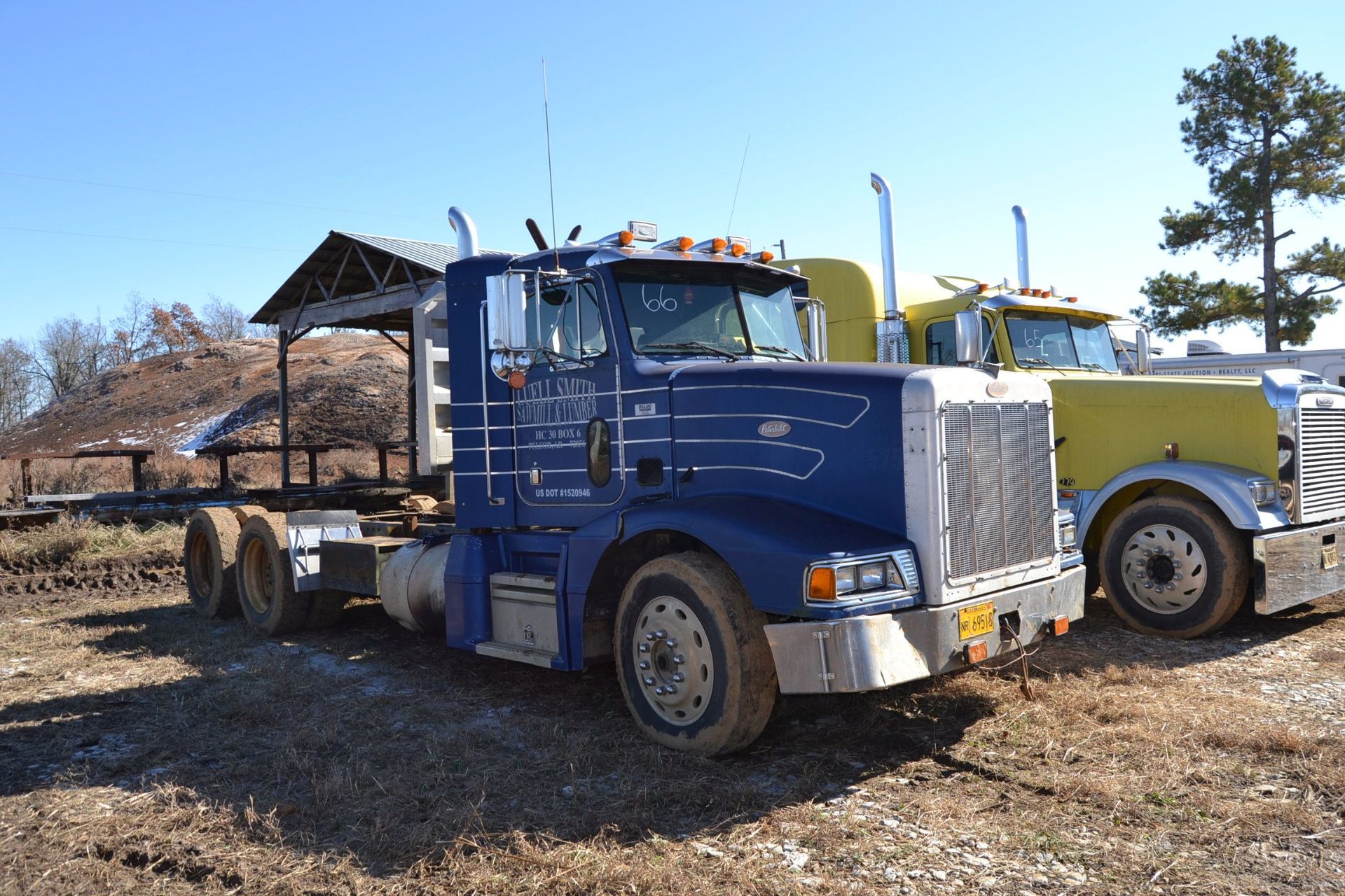 1995 PETERBILT MODEL 377 DAY CAB ROAD TRACTOR W/ 60 SERIES DETROIT ENGINE W/ 10 SPEED TRANS W/ AIR