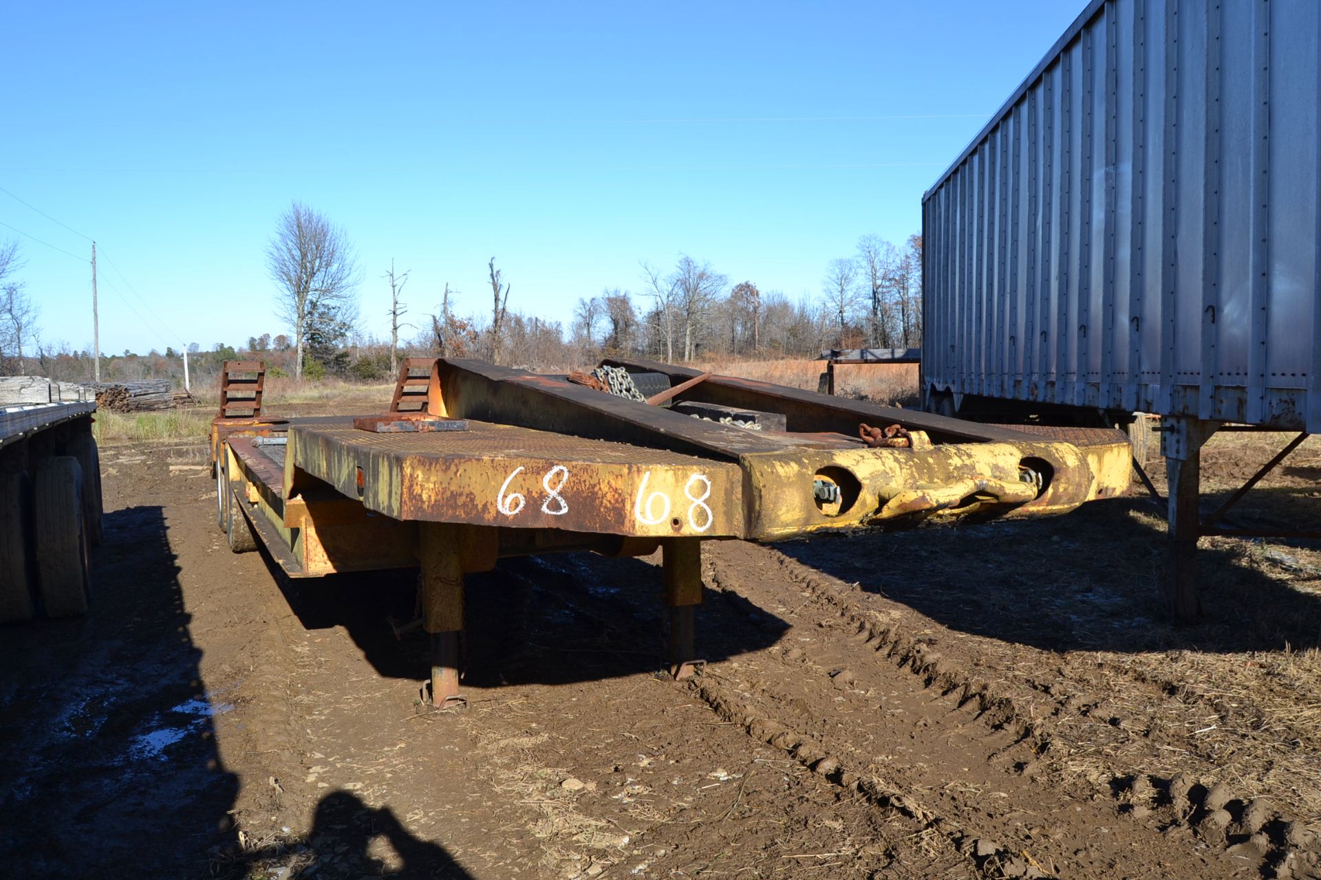 25 TON TANDEM AXLE LOWBOY W/ LOADING RAMPS W/ LOADING RAMPS - Image 2 of 3