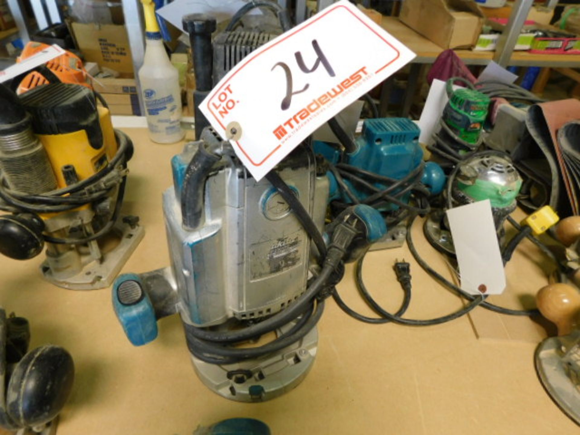 MAKITA ELECTRIC ROUTER
