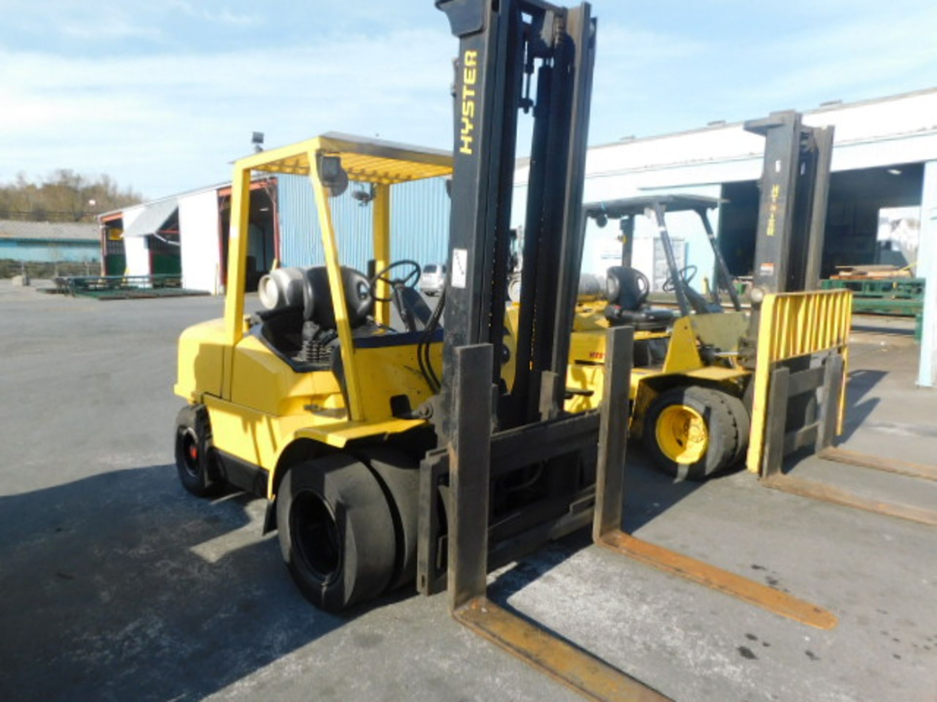 HYSTER H100XM 10,000LB FORKLIFT, S/S, LPG, 1663 HOURS, DUAL FRONT TIRES, S/N 4130C