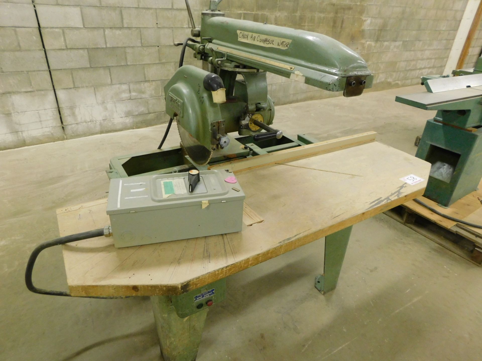 WADKIN BURSCREEN RADIAL ARM SAW, W/ STAND, 5 HP, 2080220/440V, 3 PH, W/ 30AMP SWITCH