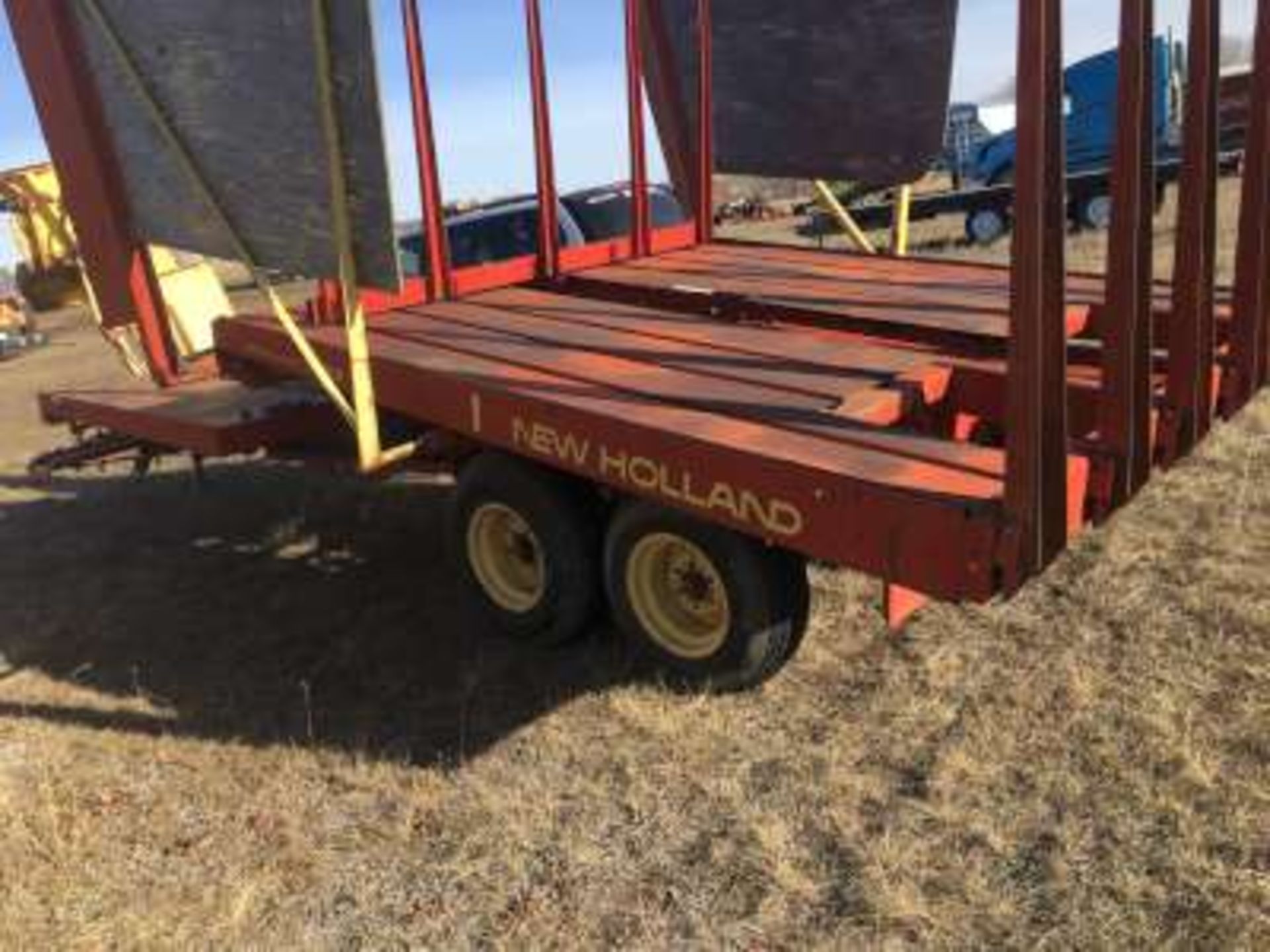 NH 1033 pull type square bale stacker (105 bales) - Image 2 of 5