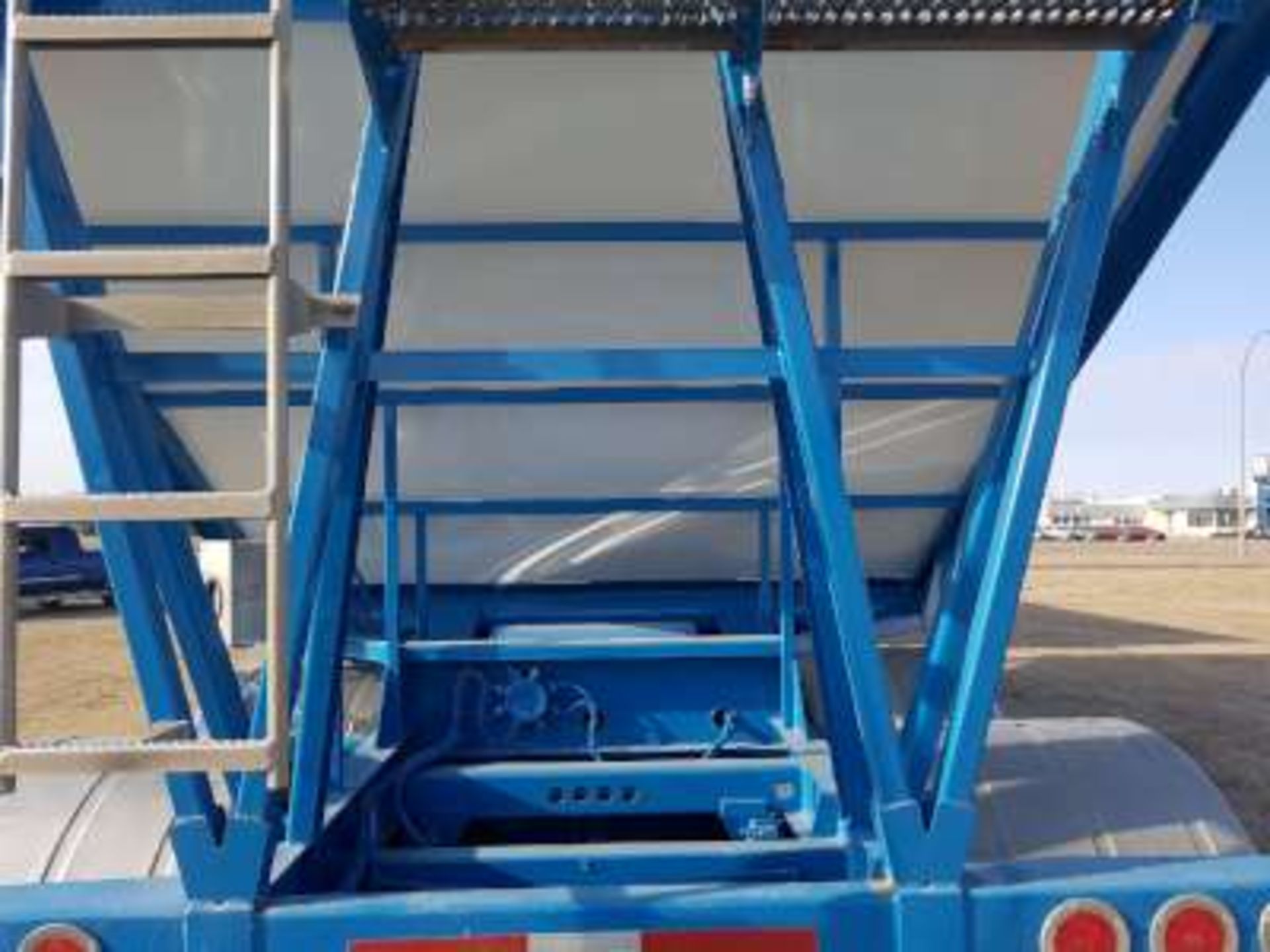 2010 Lode King Super B Grain trailers, fresh sandblast and paint, major work order on under carriage - Image 6 of 8