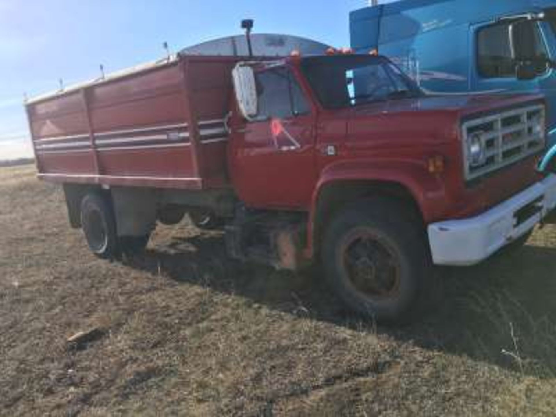 1980 GMC 7000 grain truck, automatic transmission, 388 big block, new: plugs, wiring and