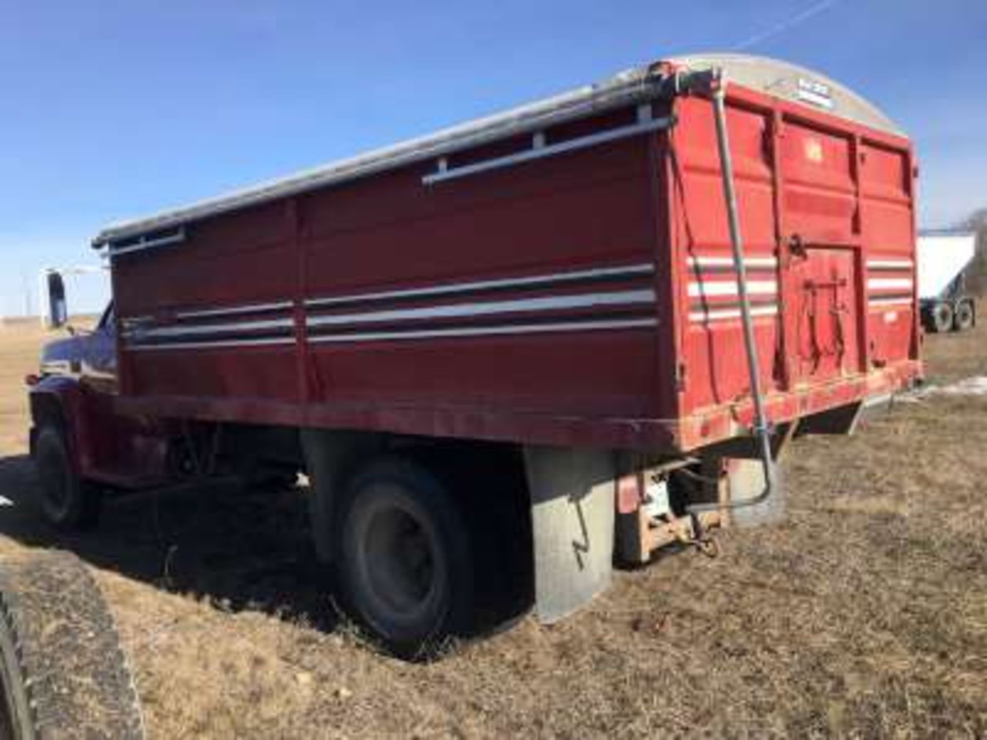 1980 GMC 7000 grain truck, automatic transmission, 388 big block, new: plugs, wiring and - Image 2 of 7