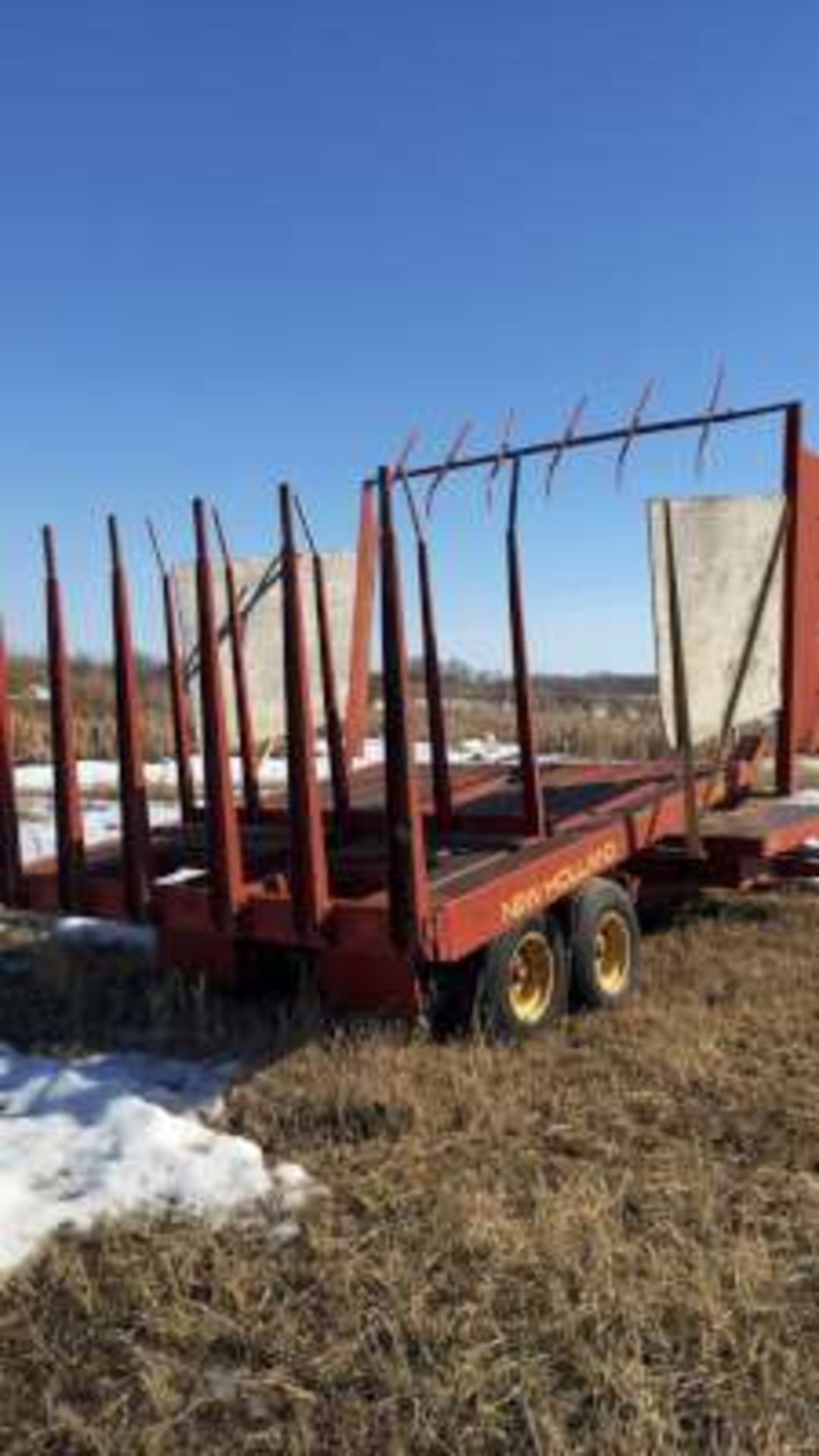 NH 1033 pull type square bale stacker (105 bales) - Image 4 of 5