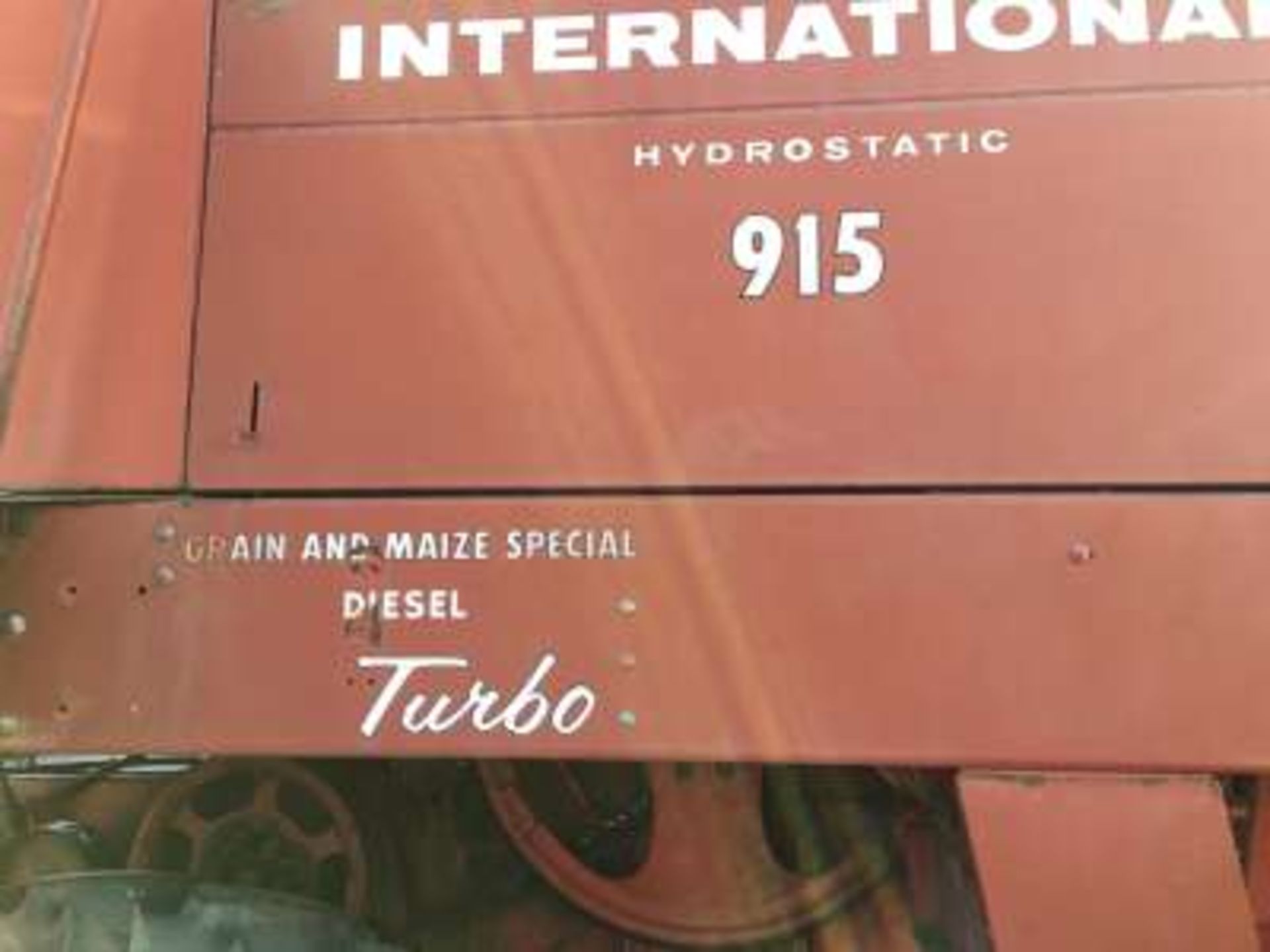 IHC 915 combine, hydrostatic, cab, diesel - Image 3 of 5