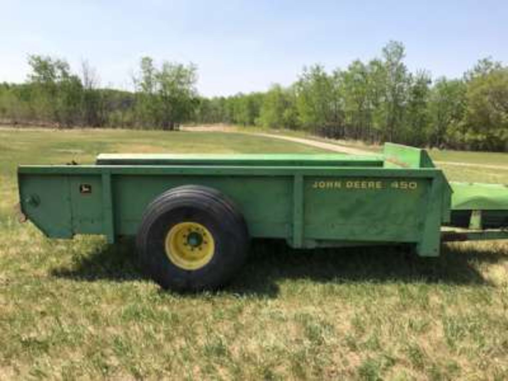 JD 450 manure spreader, single beater