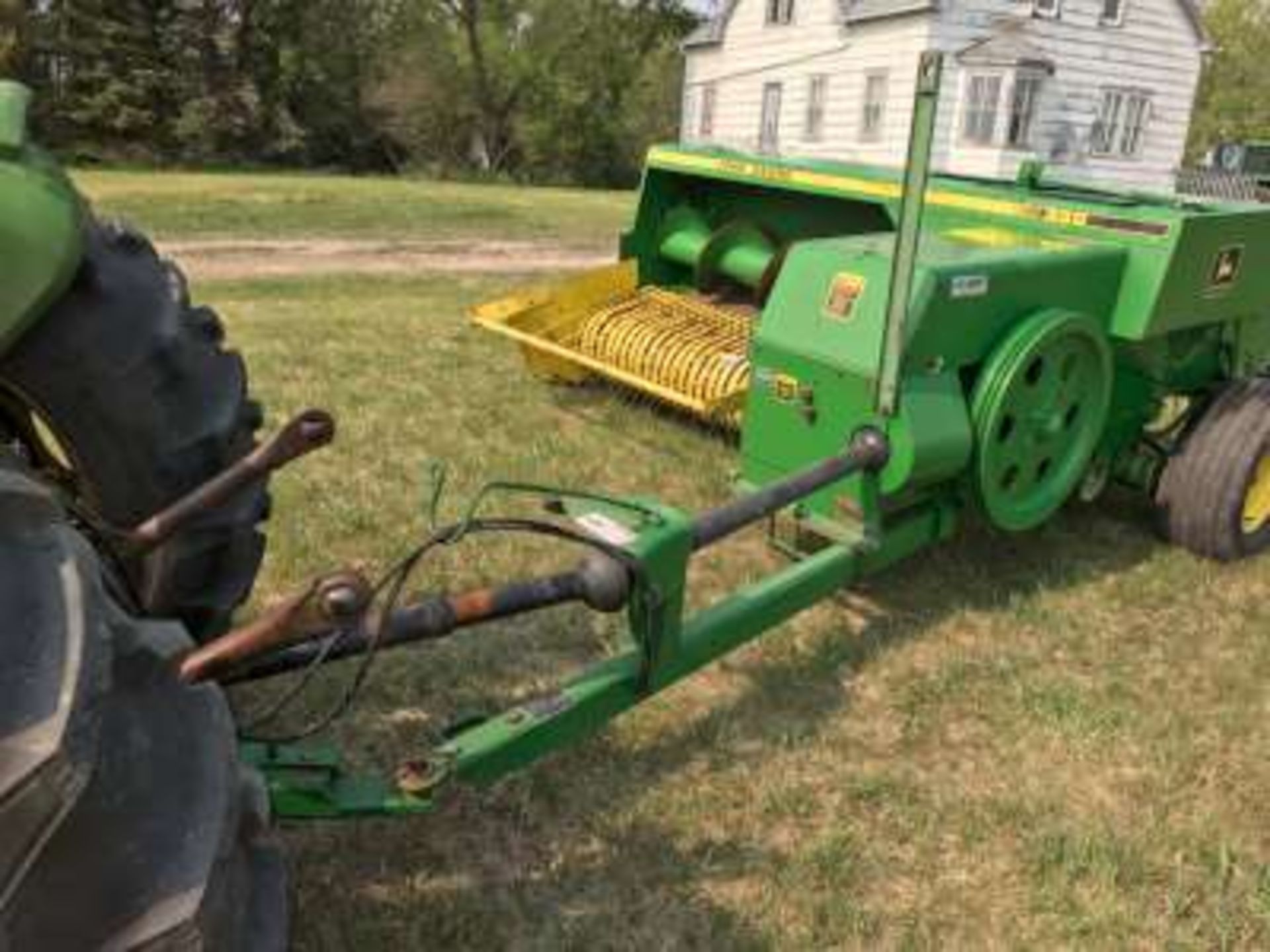 JD 338 square baler (nice shape) (shedded) - Image 3 of 9