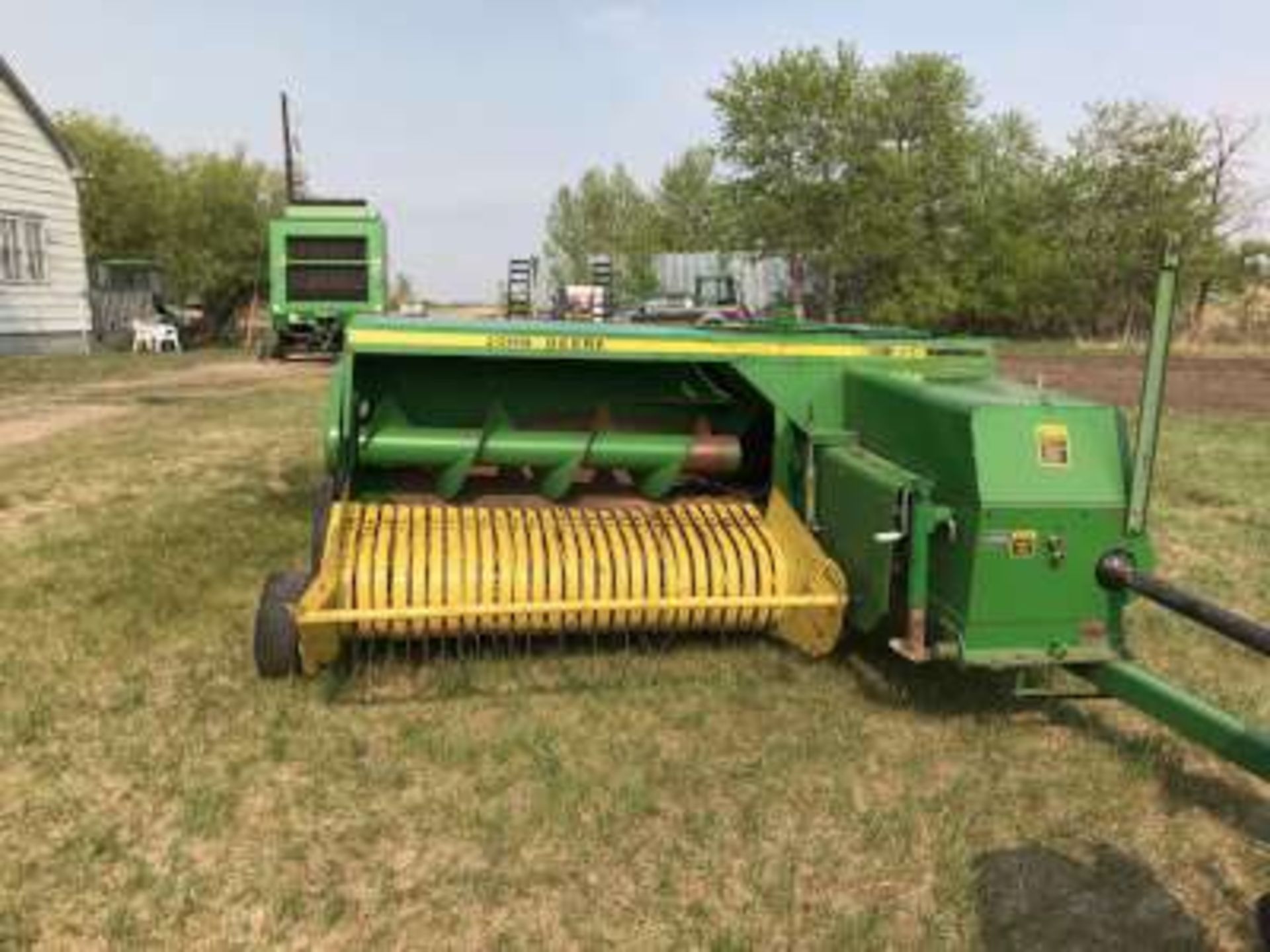 JD 338 square baler (nice shape) (shedded) - Image 4 of 9