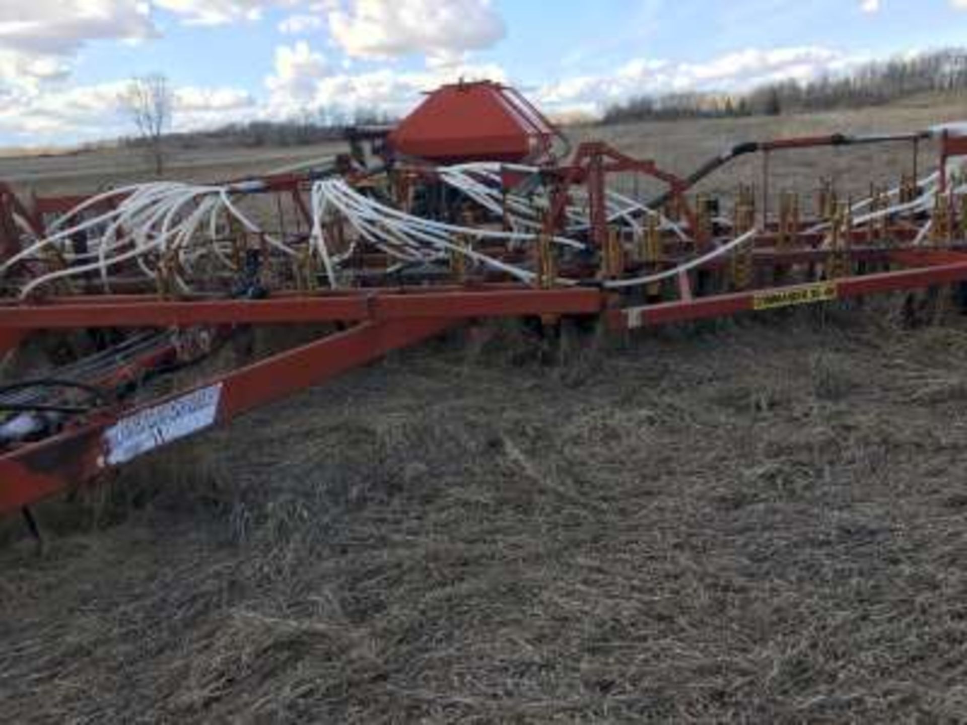 Bourgault 36-40 cultivator w/air package, w/ 5 row Bourgault harrows w/Morris 1305 air tank, hyd