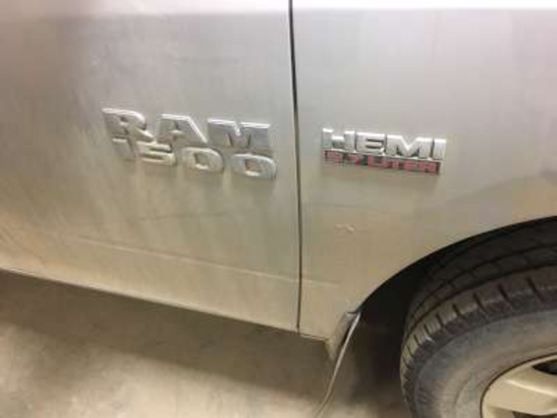 2014 Dodge Ram 1500 SLT Hemi 5.7 litre engine, 4x4, 4dr, fully loaded, cloth seats, LT 265/70R17 - Image 7 of 12