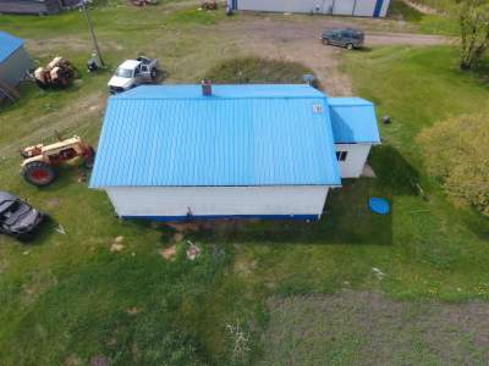 Agriculture and Pasture Land : 1/2 section of land including buildings 3 wired fence as follows: - Bild 10 aus 33