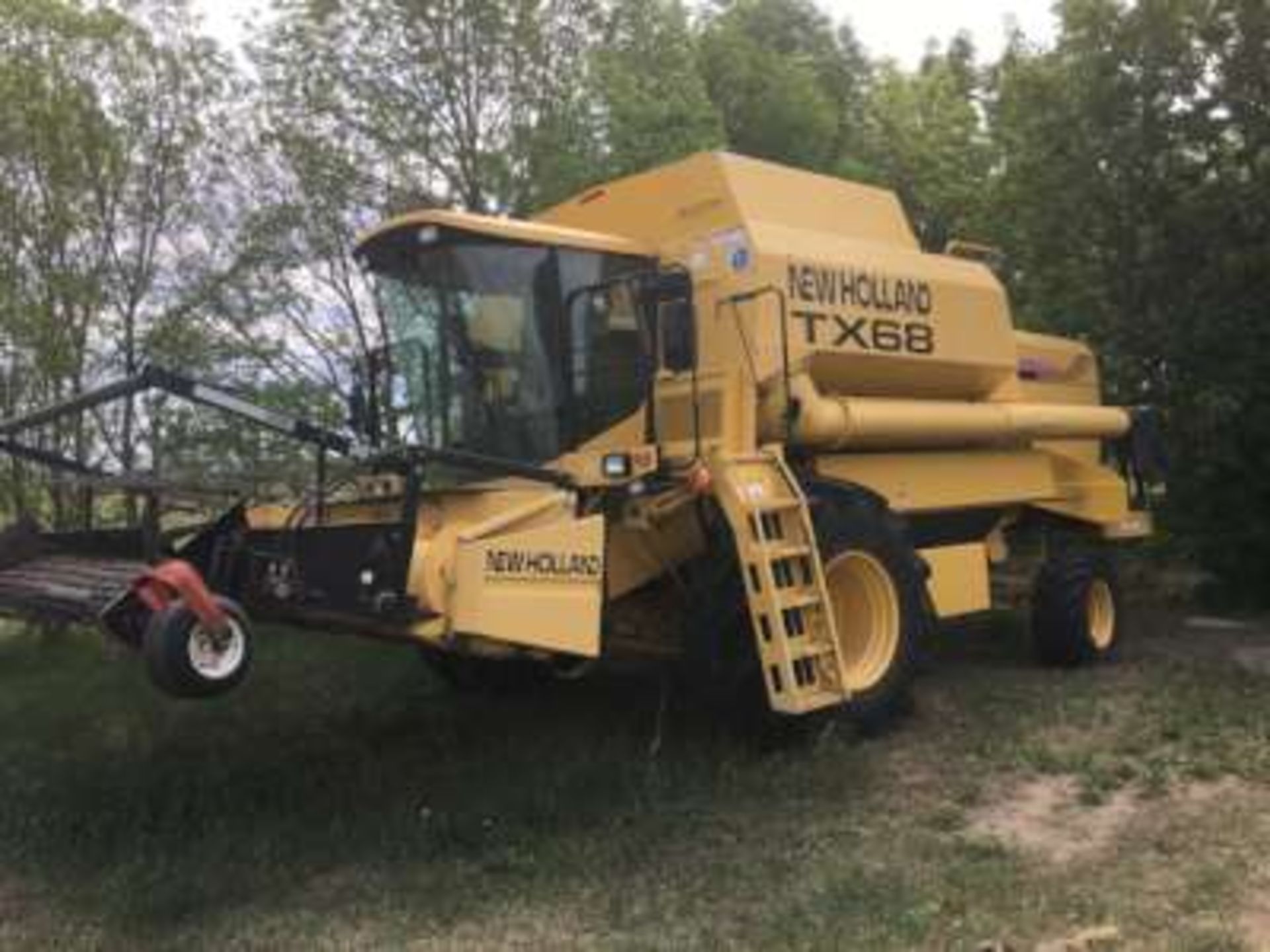 1997 NH TX68 combine, DSL, Chopper, NH 971 pick up, 3295 engine hours, Vortex engine, s/n 8322002, - Image 9 of 14