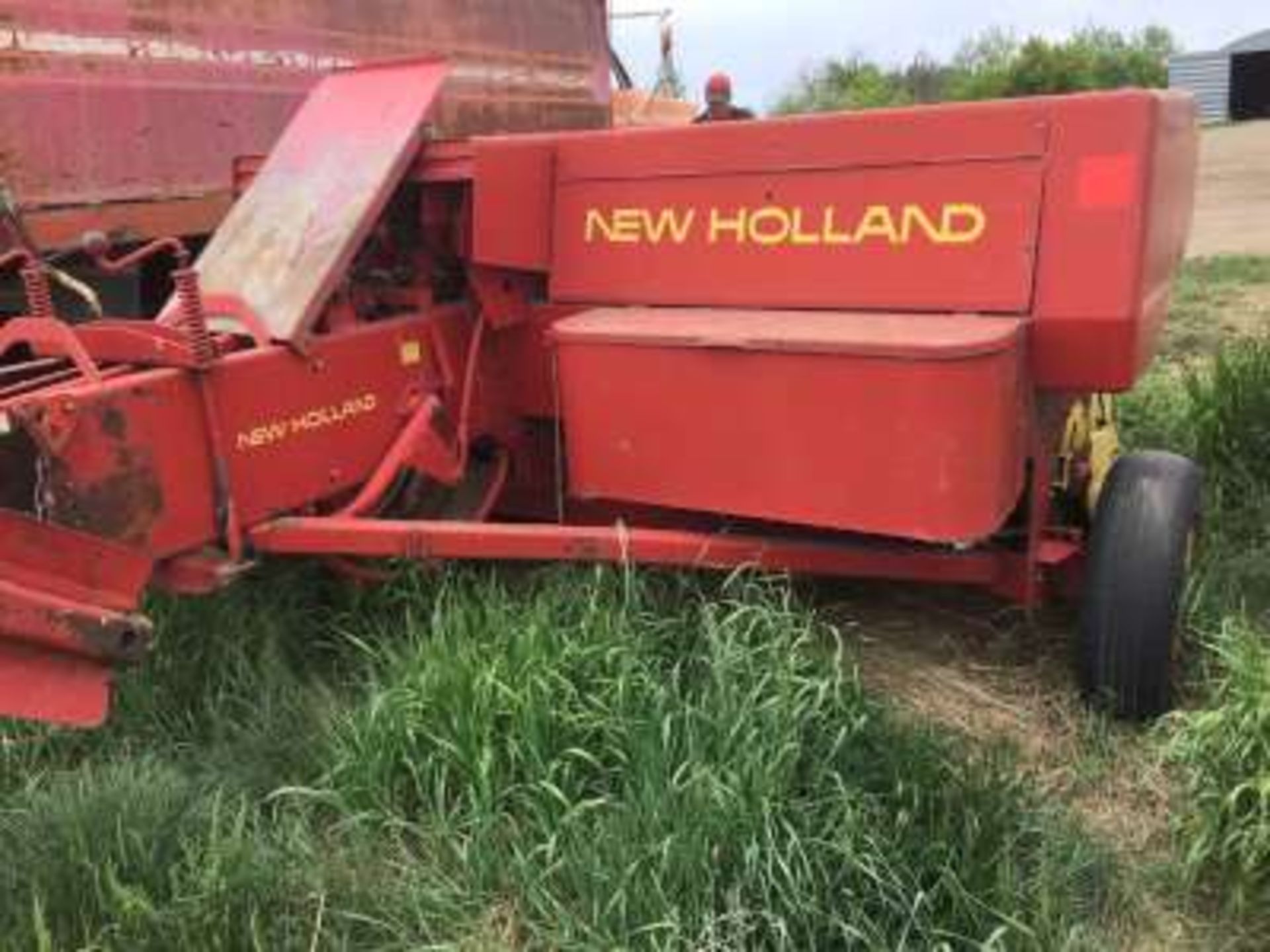 NH #276 Hayliner square baler with PTO, always shedded, pick up good, straight and quarter-turn - Image 4 of 9