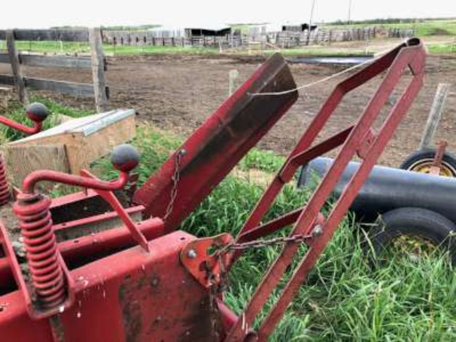 NH #276 Hayliner square baler with PTO, always shedded, pick up good, straight and quarter-turn - Image 7 of 9