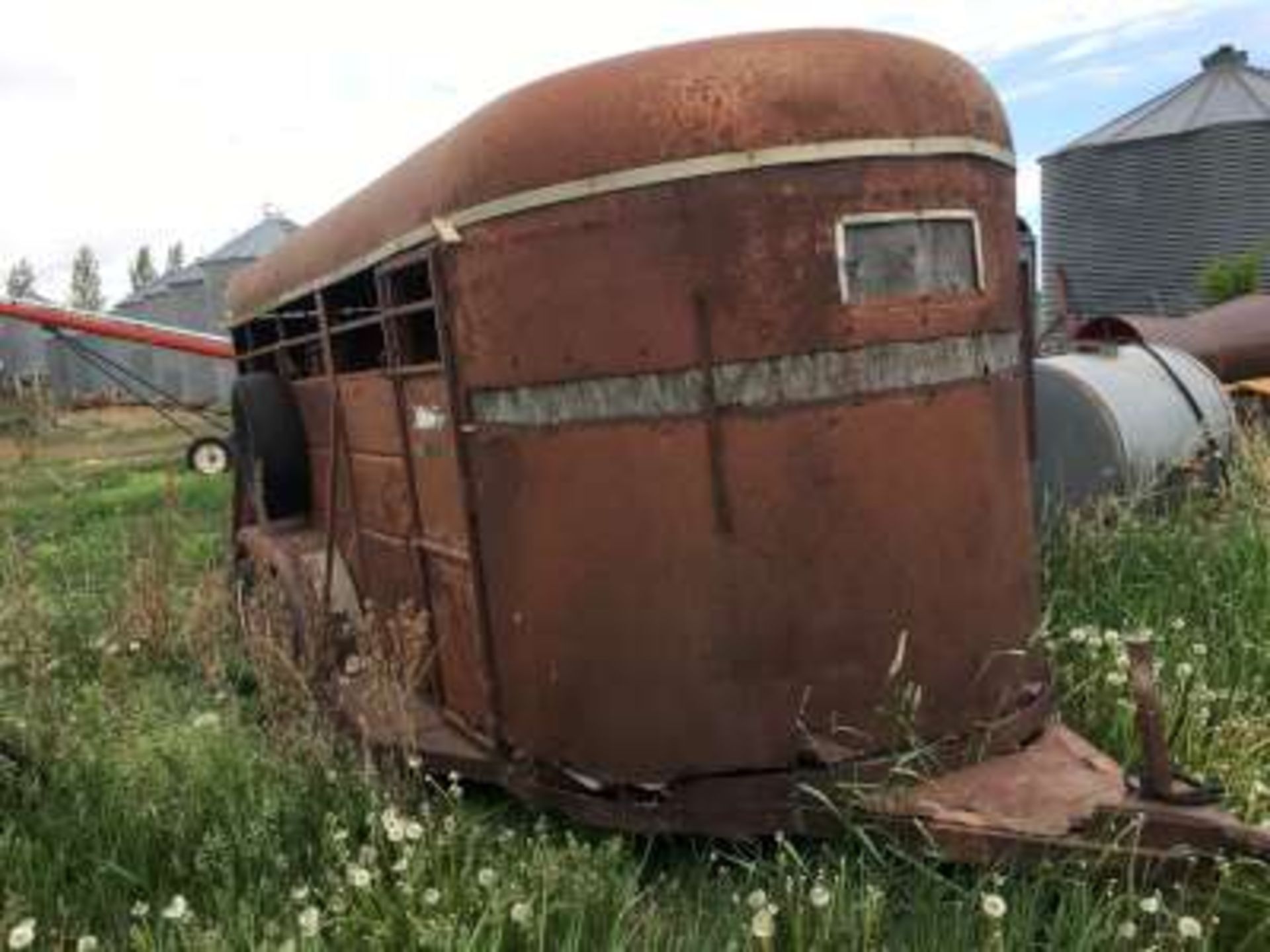 16 foot stock trailer, tandem axle, bumper hitch (needs repairs) - Image 2 of 2