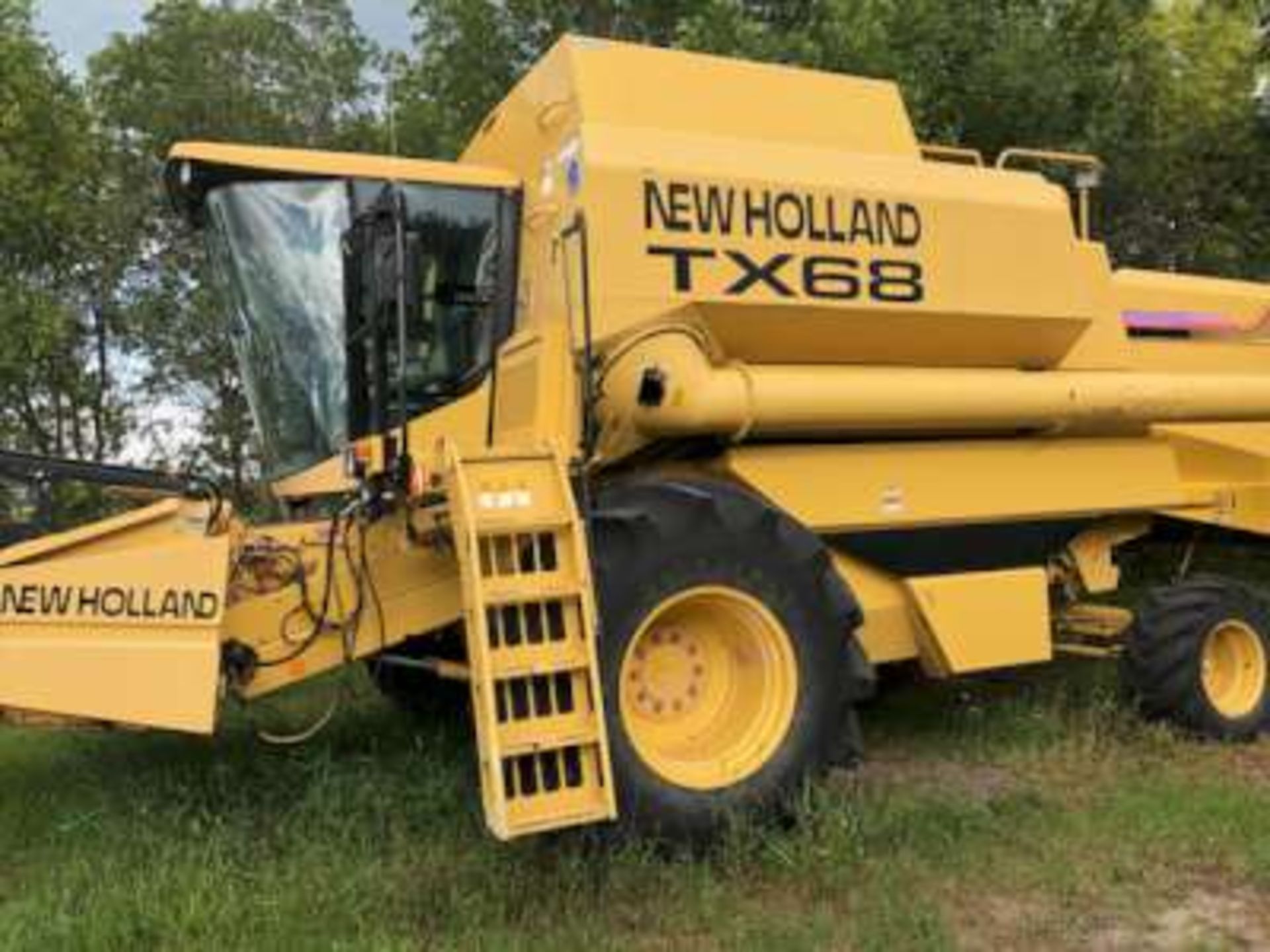 1997 NH TX68 combine, DSL, Chopper, NH 971 pick up, 3295 engine hours, Vortex engine, s/n 8322002,