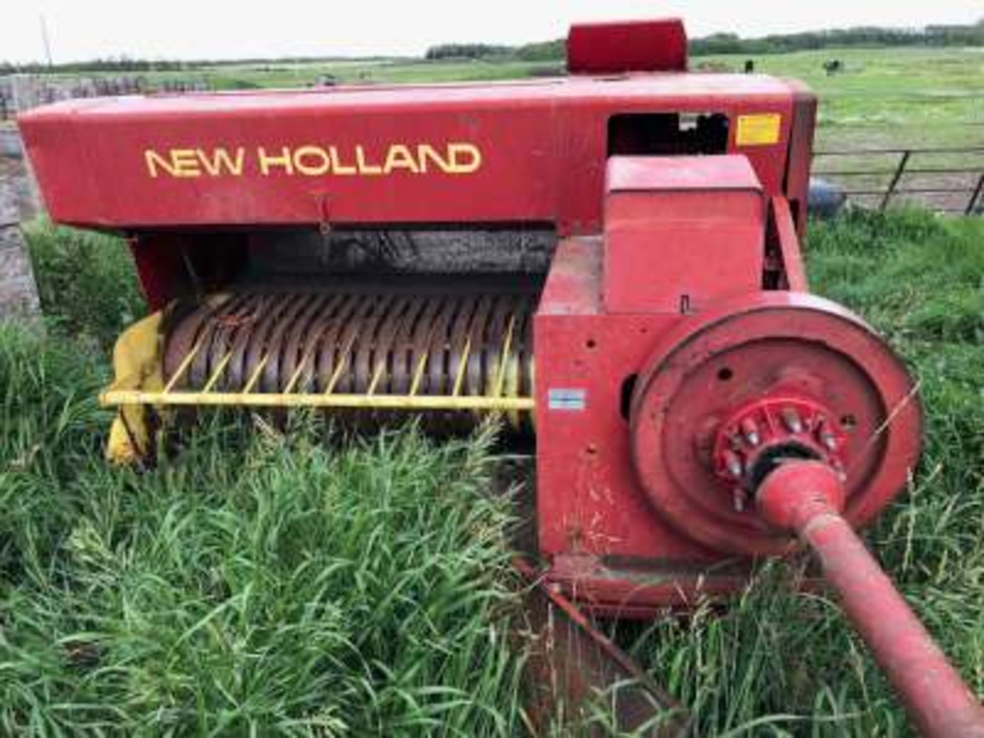 NH #276 Hayliner square baler with PTO, always shedded, pick up good, straight and quarter-turn - Image 9 of 9