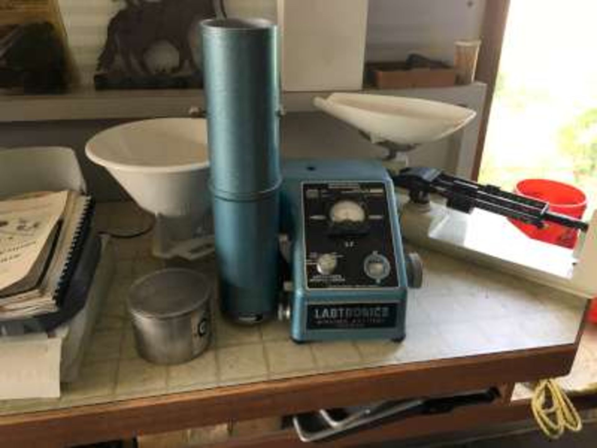 Grain moisture tester