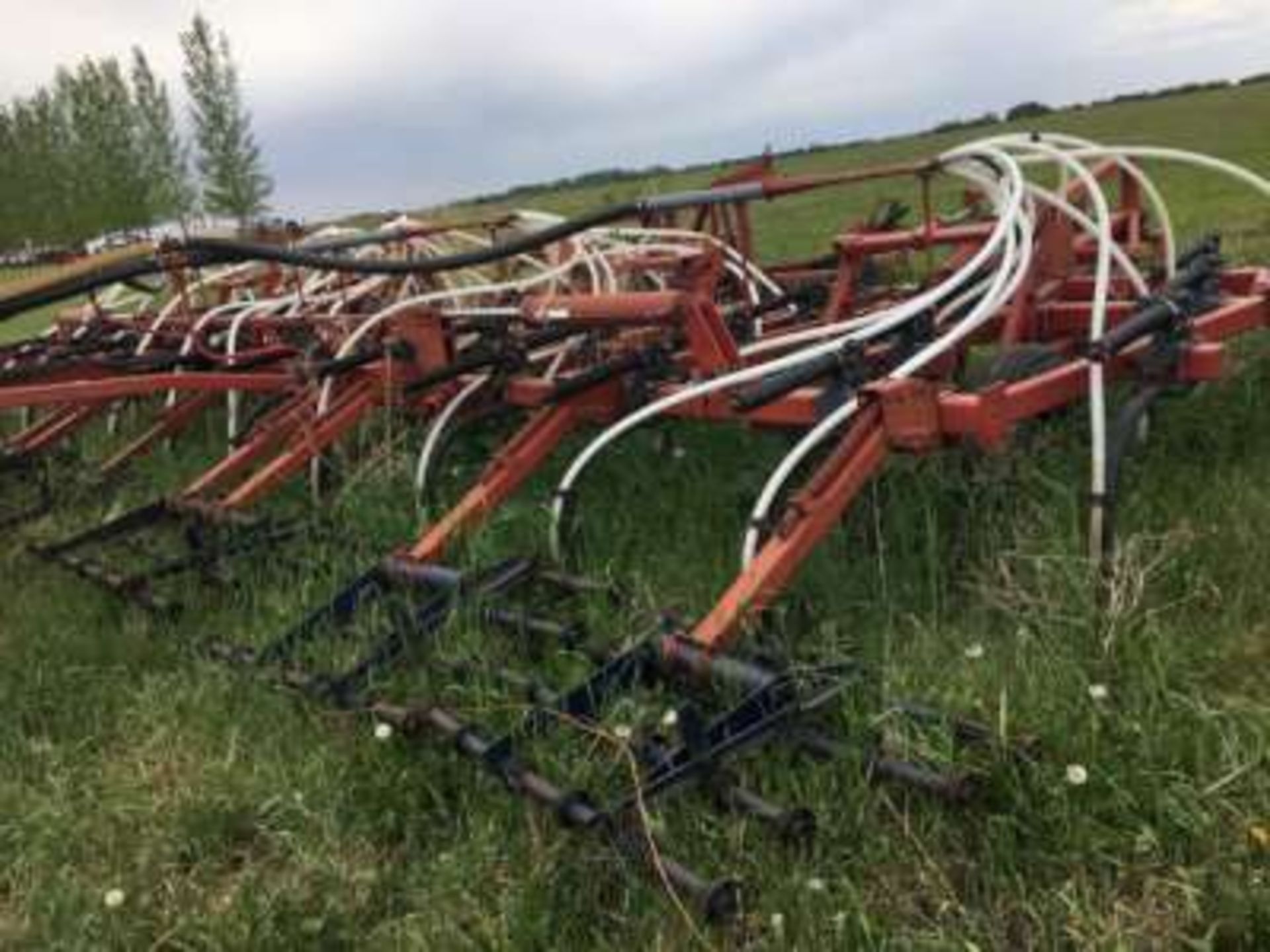 CIH 8100 36 ft air seeder, shovels (good) 4 bar Morris tine harrows, hoses replaced in 2018, w/ - Image 6 of 6