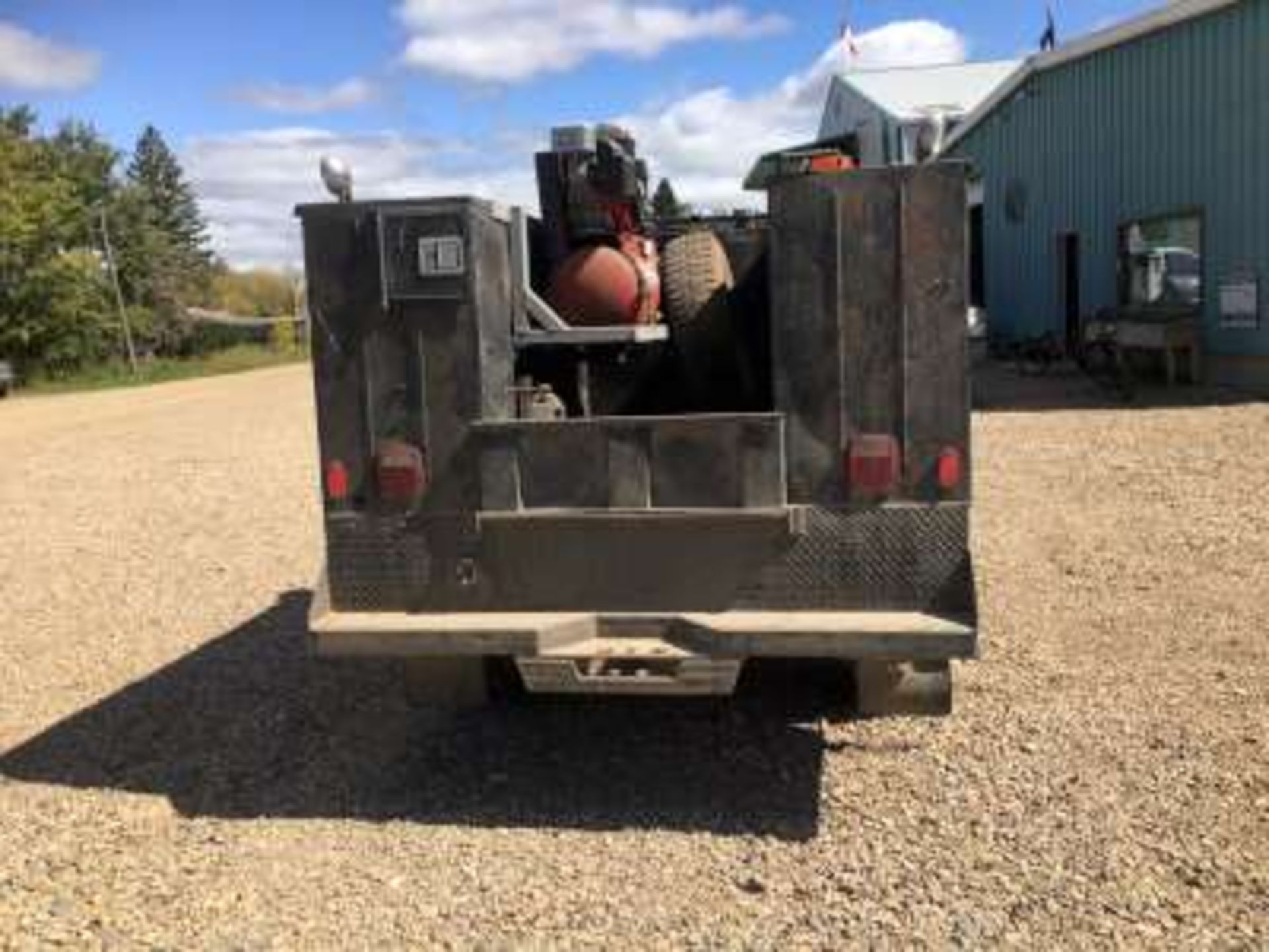 1984 Ford F250 XL Service truck ext/cab, gas, 2wd, 5spd has a 150G fuel tank w/elec. pump on the - Image 2 of 8