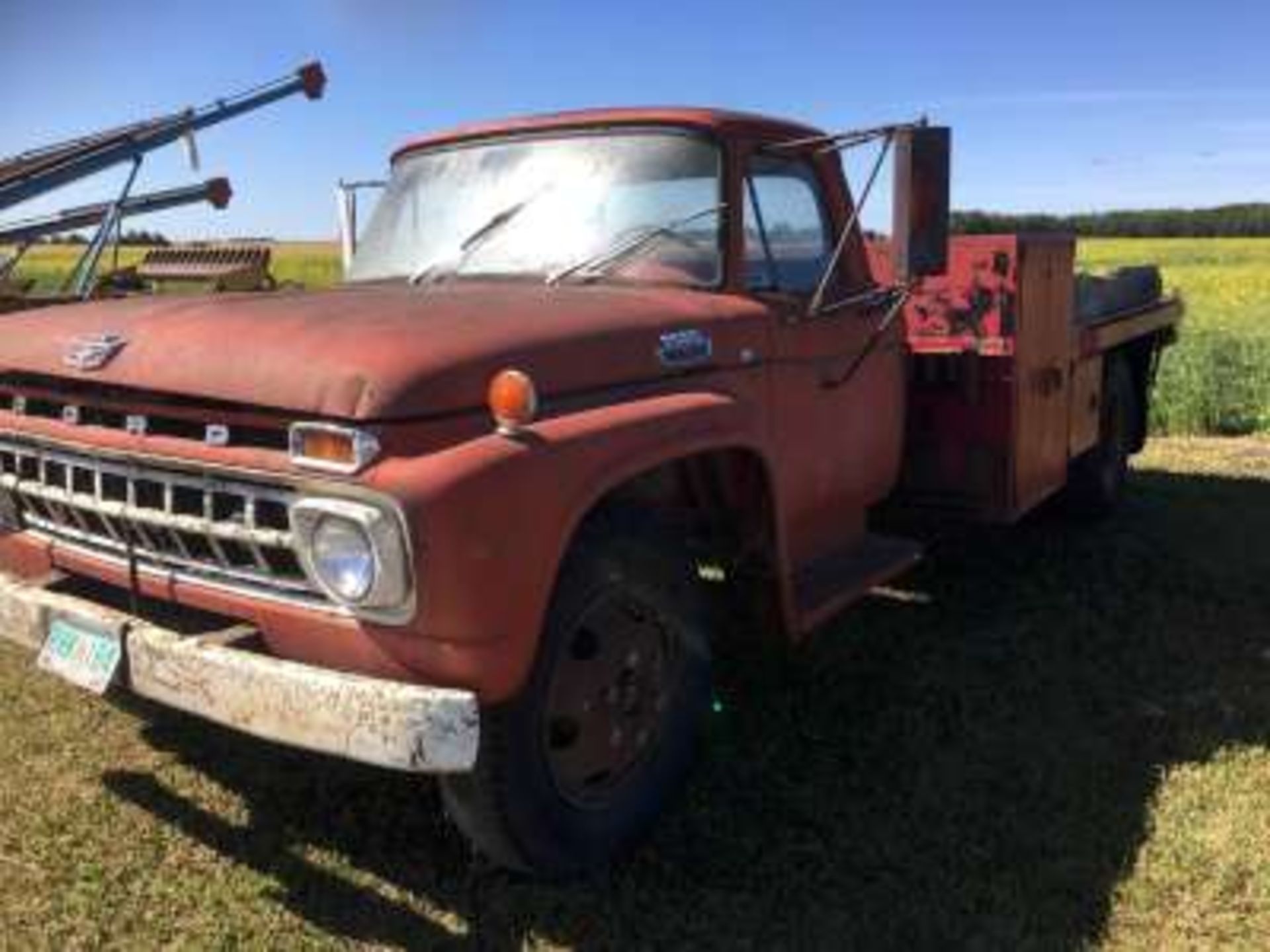 1965 Ford F600 Truck 300 Engine comes with Heavy Duty Service/Utility Deck (was running before - Image 3 of 3