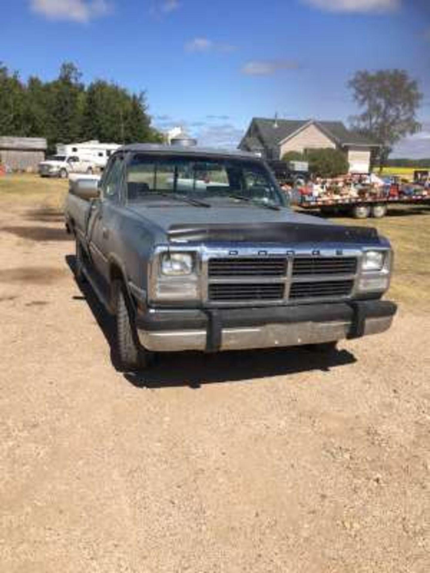 1991 Dodge D250 dsl 3/4 ton truck, 5spd, 5.9 cummins engine (tool boxes not included) (reg in sask) - Image 2 of 3