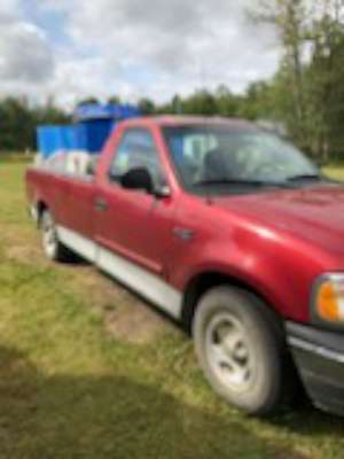 2000 Red Ford 1/2 ton, v6 automatic,reg. cab, 184,000kms (no rust) 2wd, reg. cab, a., t. c., ( - Image 2 of 4