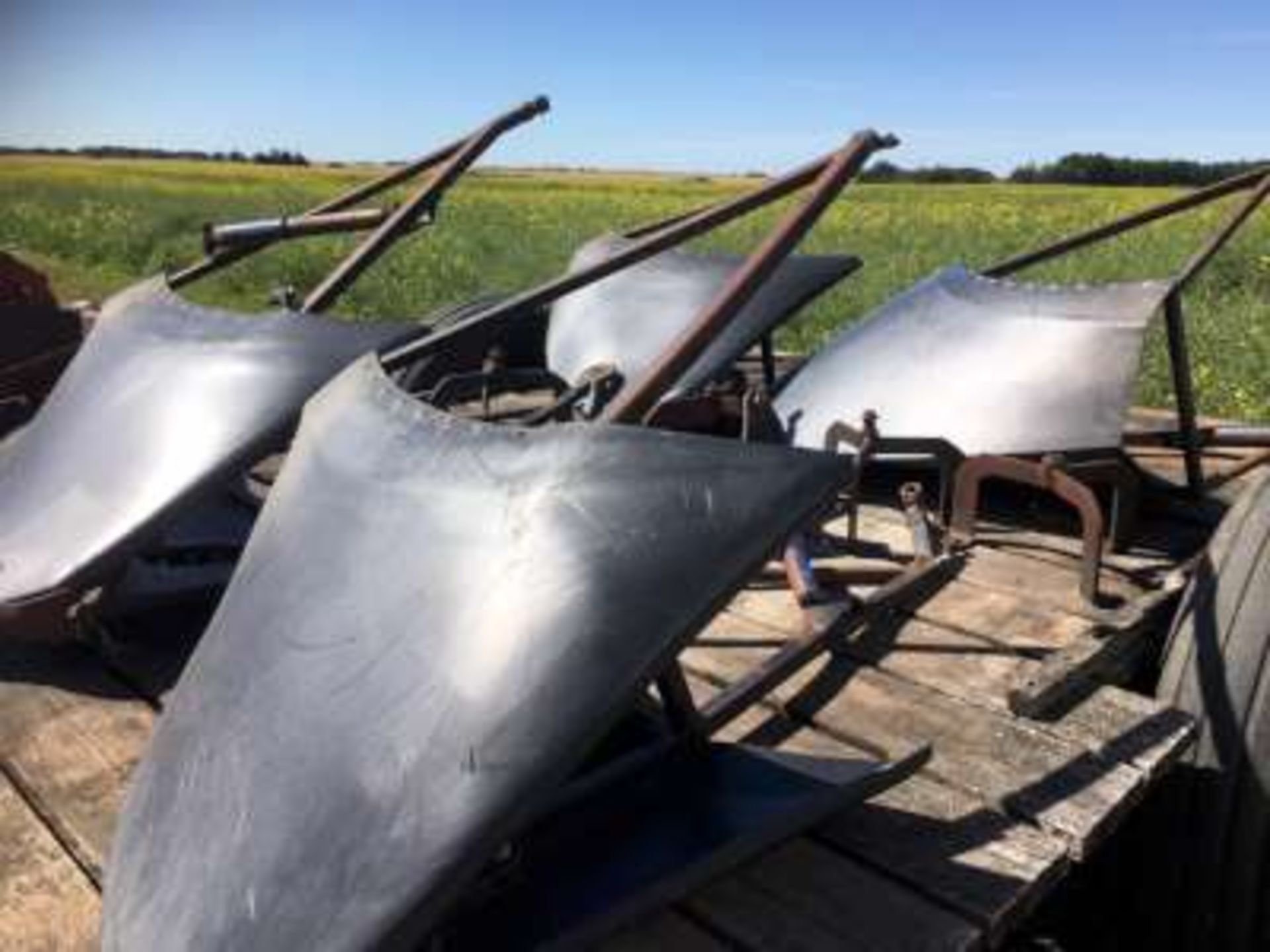 Four grain dividers for High Clearance Sprayer