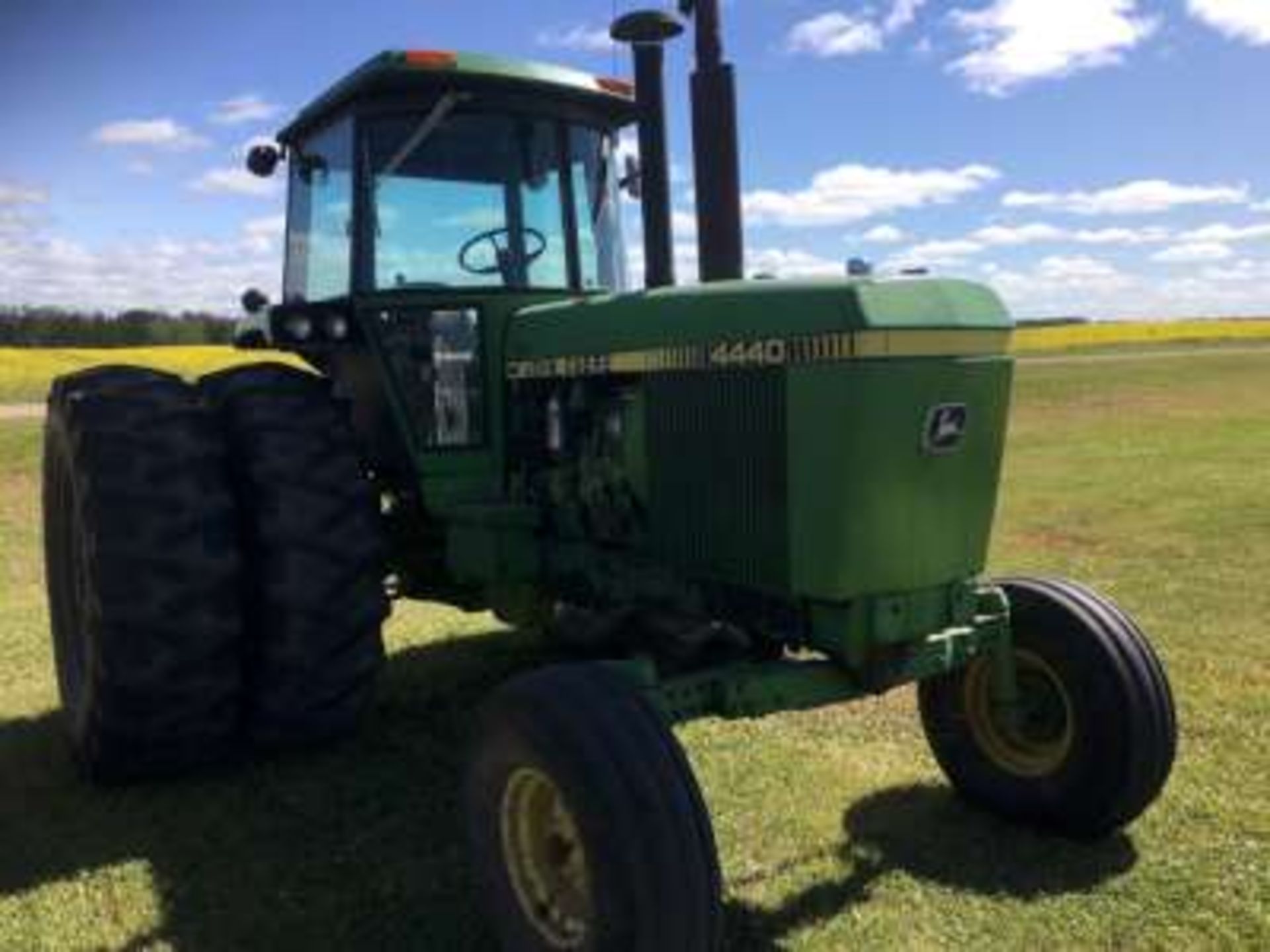 JD 4440 tractor w/dual tires, quad shift, clamp on duals, pto, ??hrs - Image 2 of 4