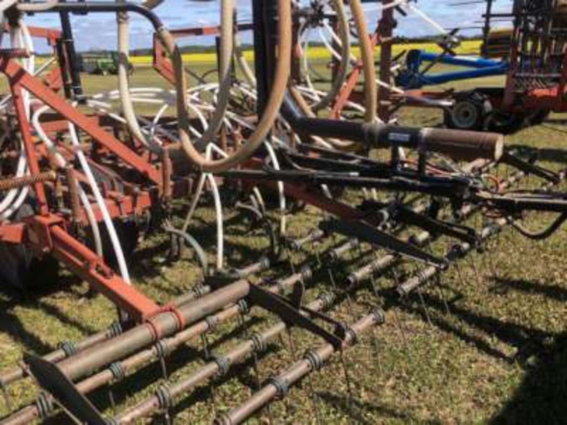 Morris Challenger II Air Seeder 33ft, with air package, degelman harrows, Bourgault 2130 hyd air - Image 4 of 6