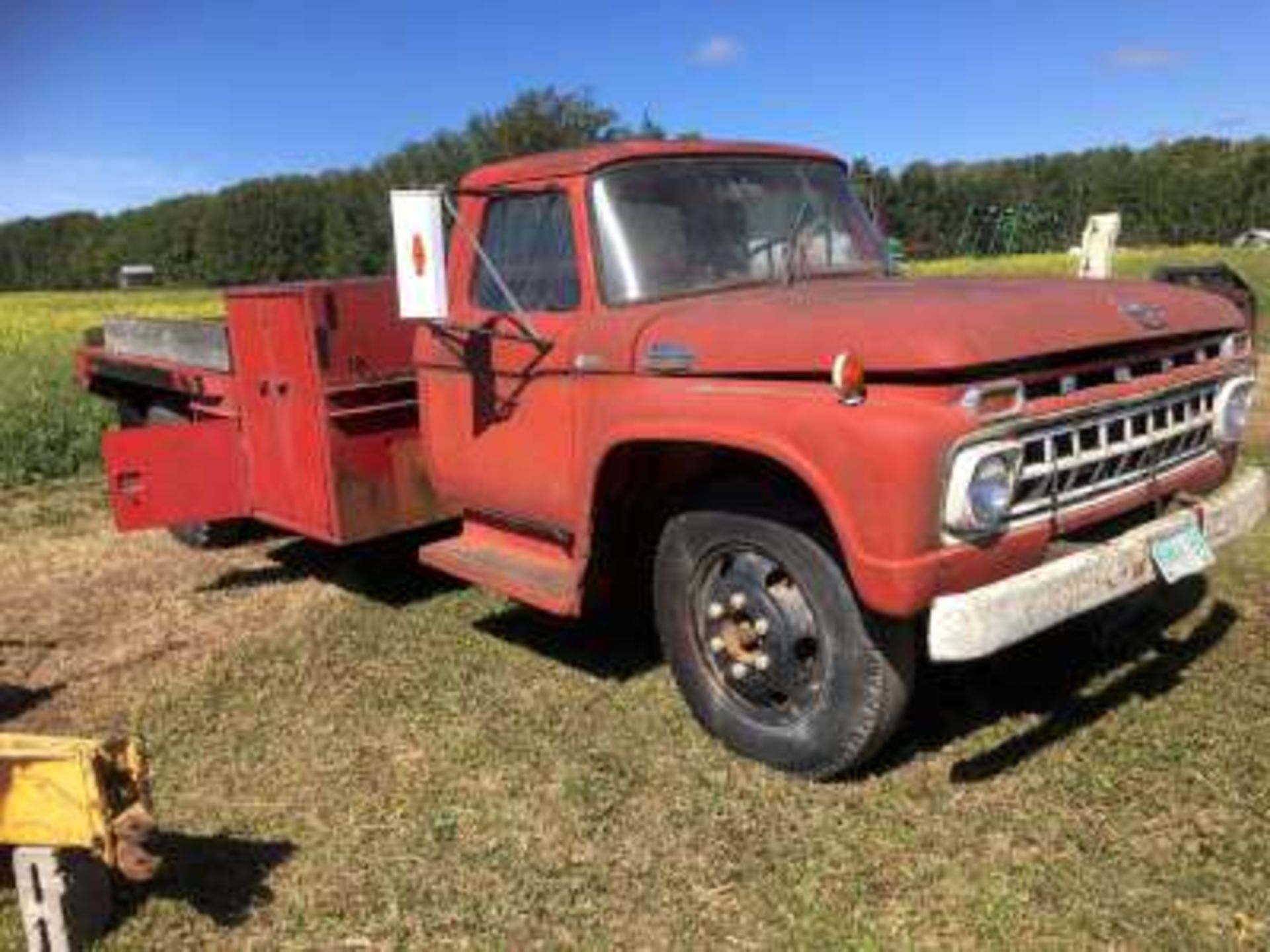 1965 Ford F600 Truck 300 Engine comes with Heavy Duty Service/Utility Deck (was running before