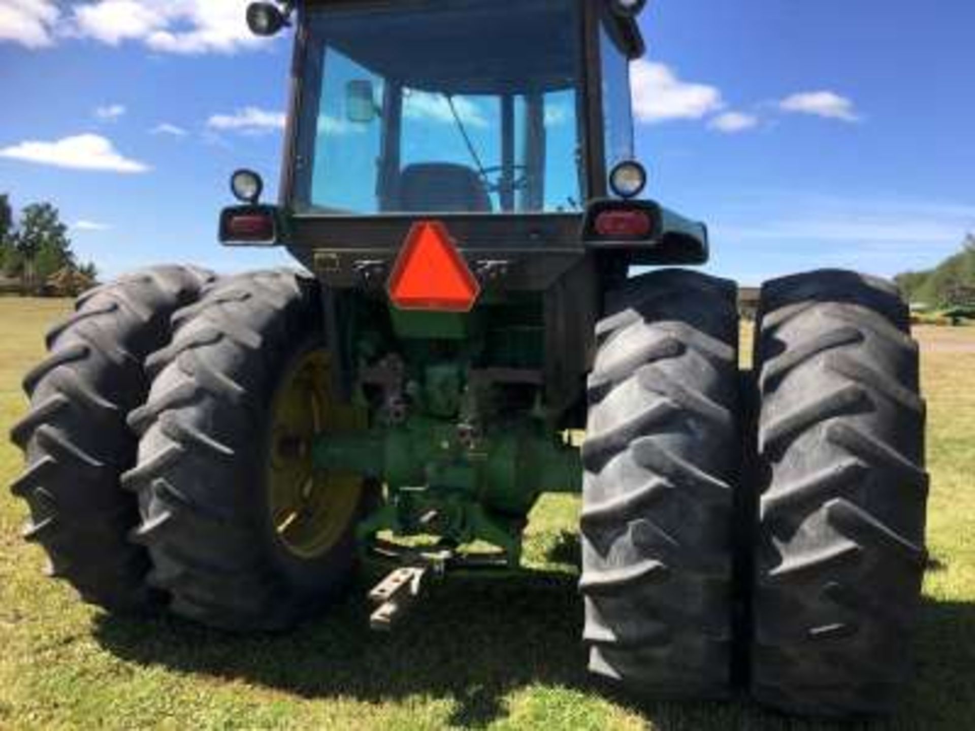 JD 4440 tractor w/dual tires, quad shift, clamp on duals, pto, ??hrs - Image 3 of 4