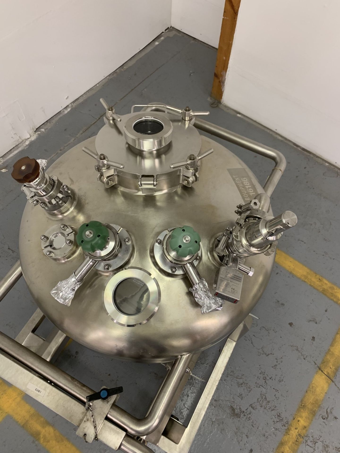 Lot # 107 - Inow-Ouest Vacuum Tank, 100 Liter, Stainless Steel, 0.41 MPA at 100 degrees C, built - Image 4 of 5