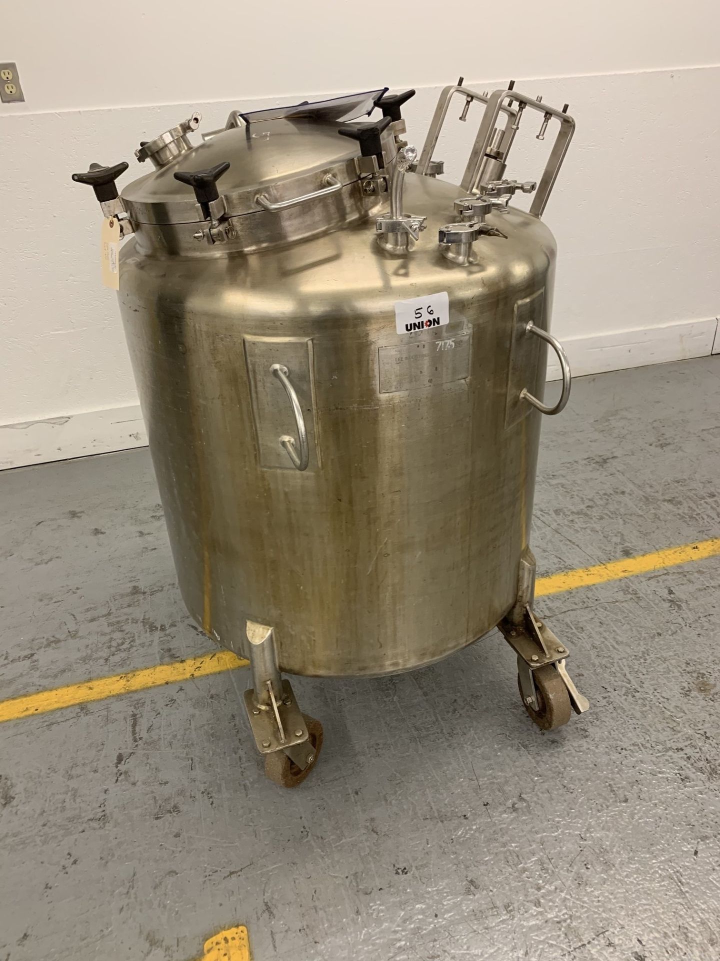 Lot # 56 - Lee 500LDBT 500 Liter Stainless Steel Pressure Vessel, Propellor agitator without