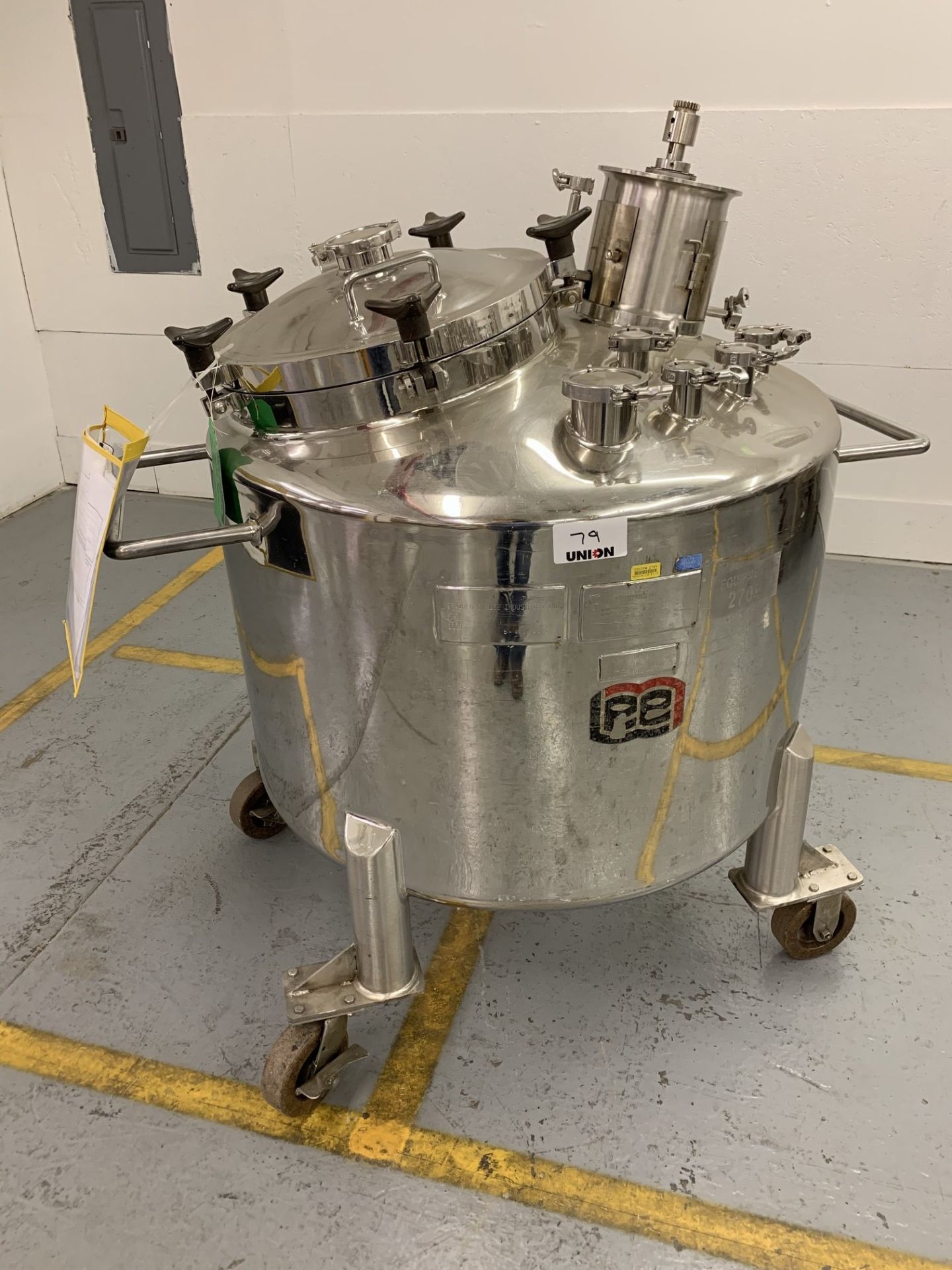 Lot # 79 - Lee Industries Vacuum Kettle, Stainless Steel, 500 Liter, Propellor agitator without