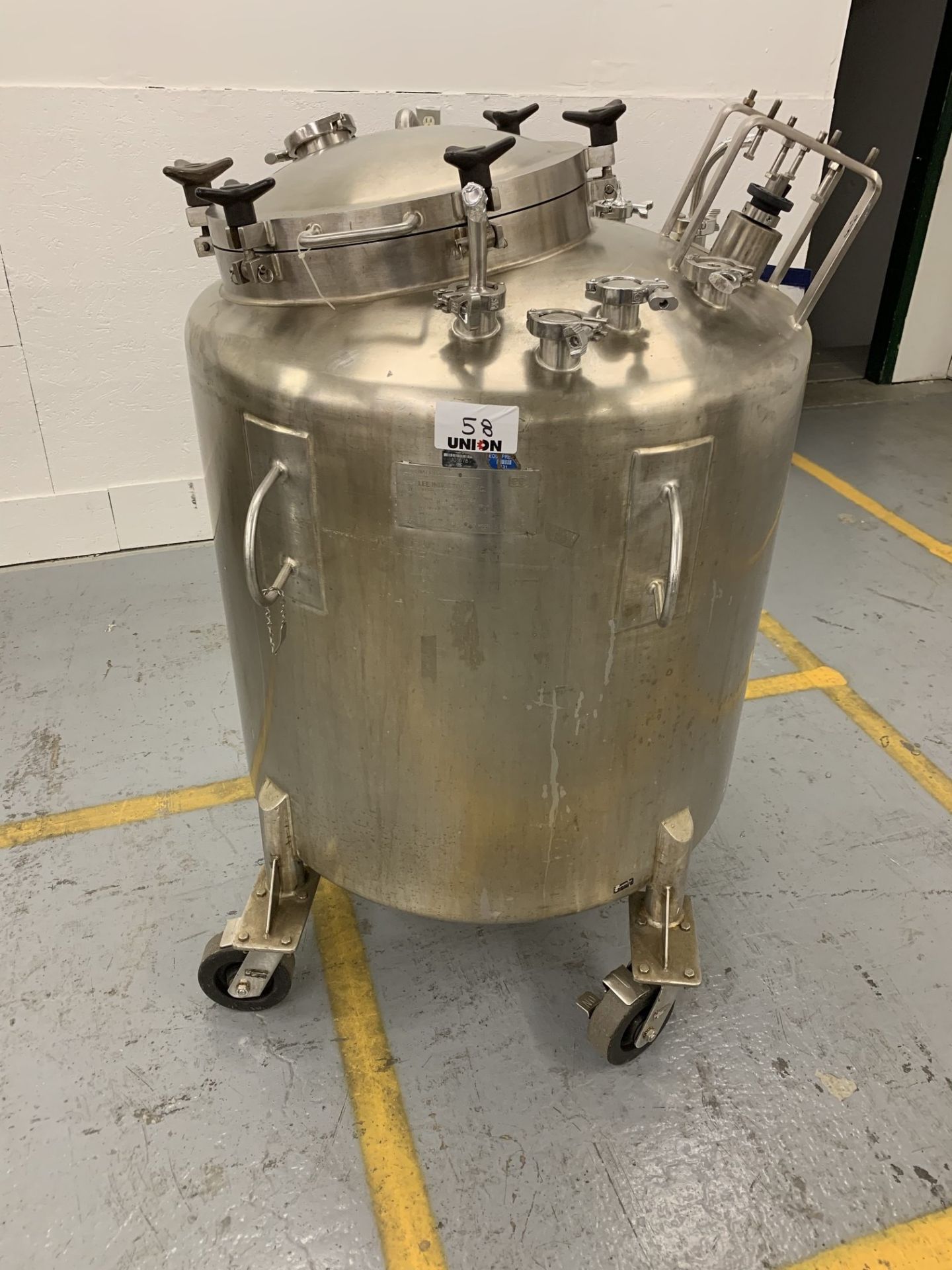 Lot # 58 - Lee 500LDBT 500 Liter Stainless Steel Pressure Vessel, Propellor agitator without