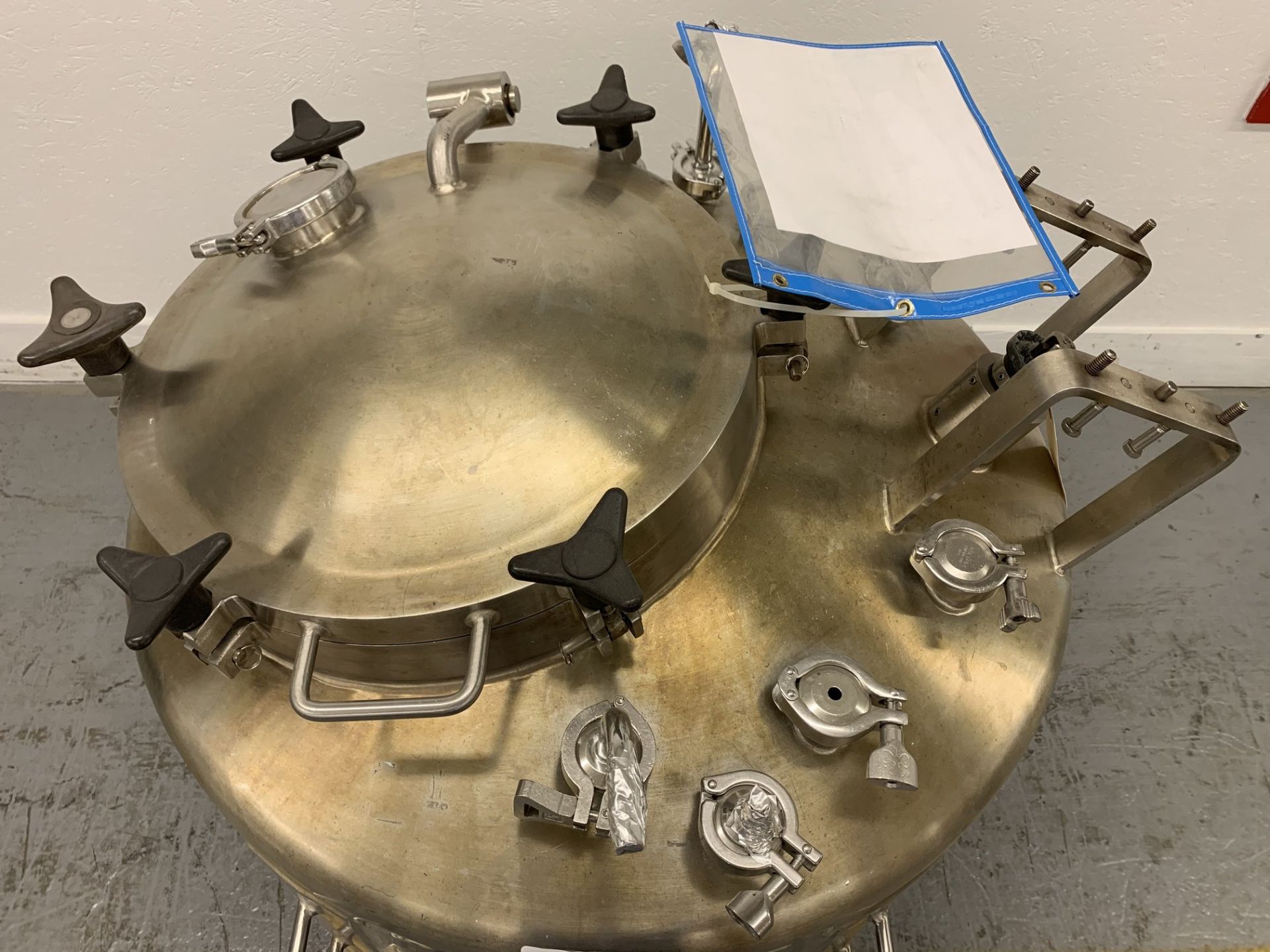 Lot # 53 - Lee 500LDBT 500 Liter Stainless Steel Pressure Vessel, Propellor agitator without - Image 2 of 3