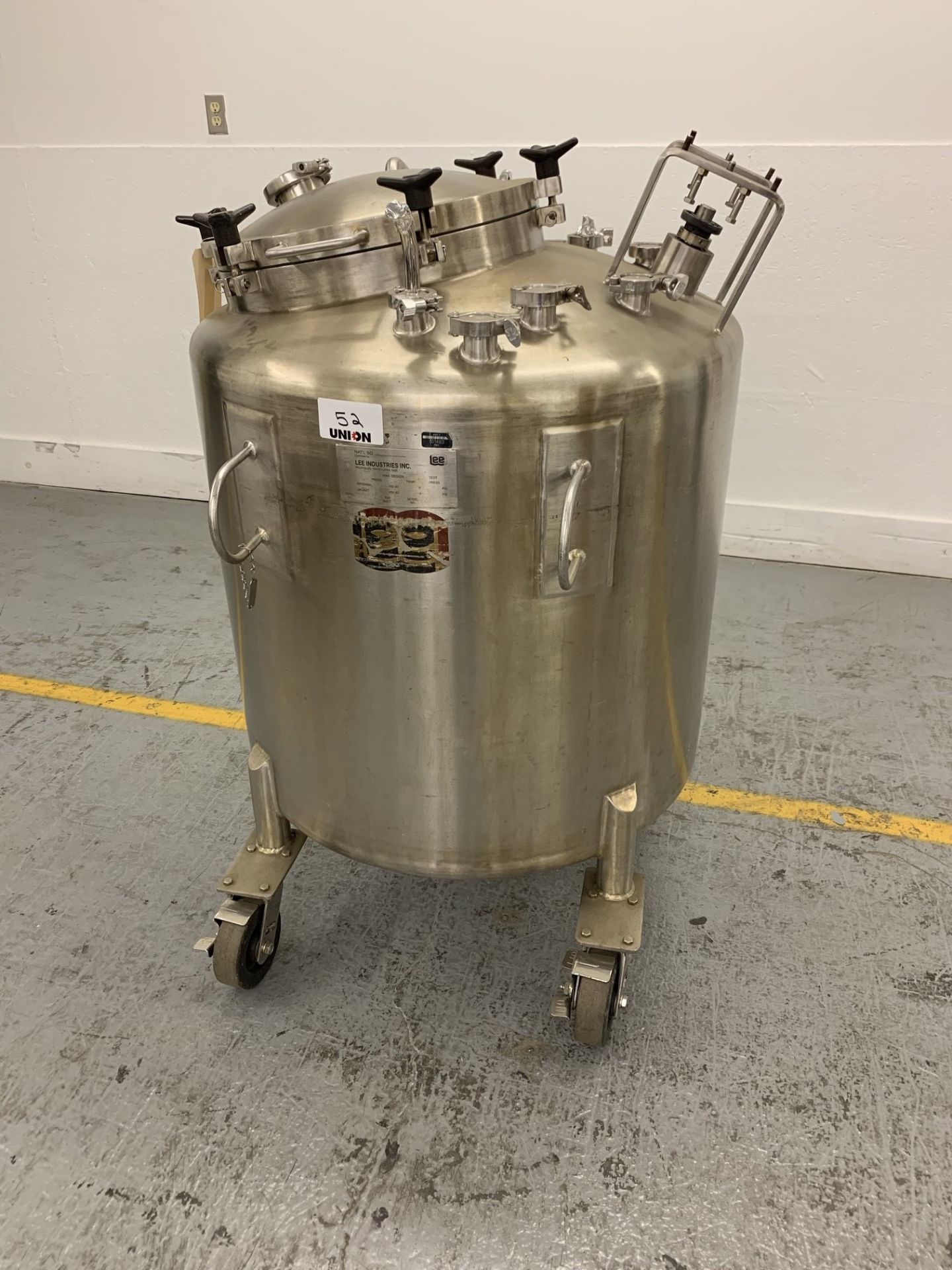 Lot # 52 - Lee 500LDBT 500 Liter Stainless Steel Pressure Vessel, Propellor agitator without