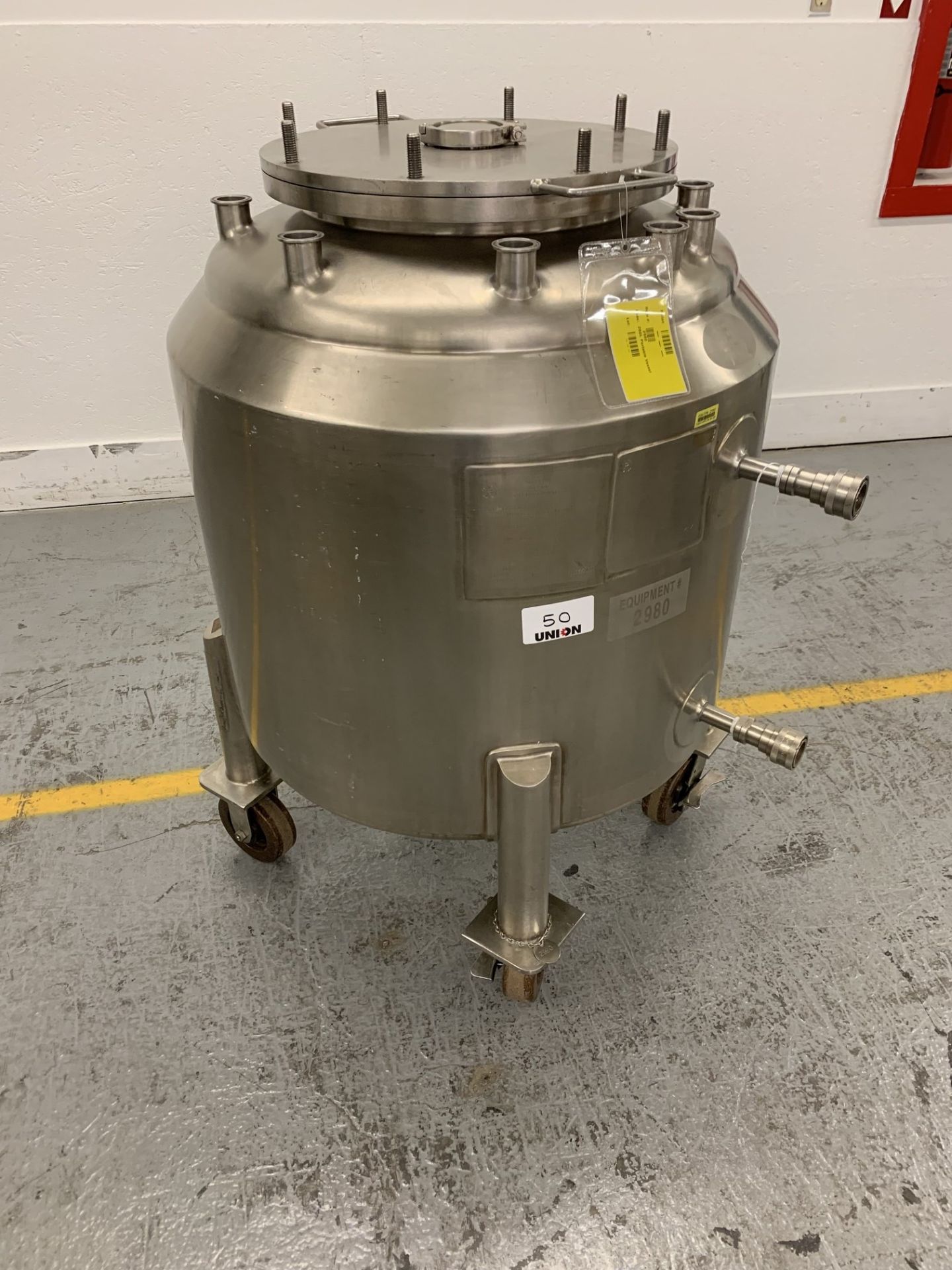 Lot # 50 - DCI Inc. 260 Liters Jacketed Pressure Tank, 304 stainless steel, 115 psi jacket, 25 psi
