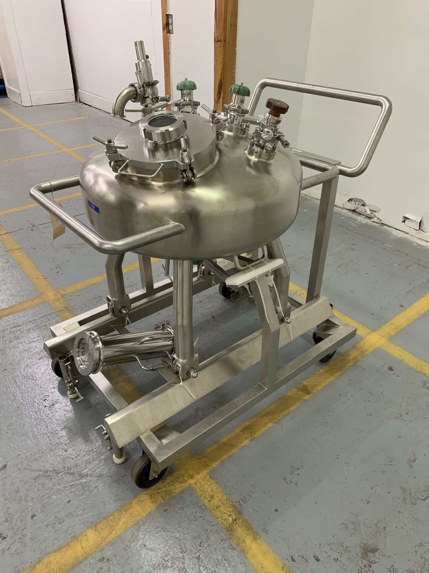 Lot # 107 - Inow-Ouest Vacuum Tank, 100 Liter, Stainless Steel, 0.41 MPA at 100 degrees C, built - Image 2 of 5