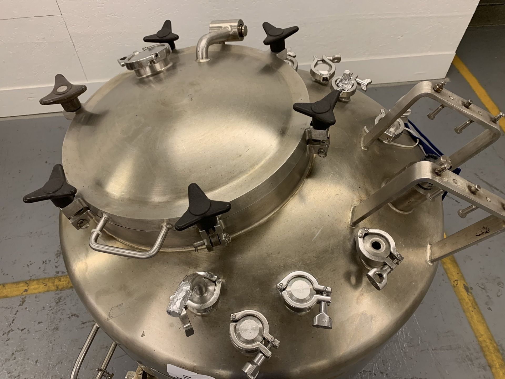 Lot # 58 - Lee 500LDBT 500 Liter Stainless Steel Pressure Vessel, Propellor agitator without - Image 2 of 3