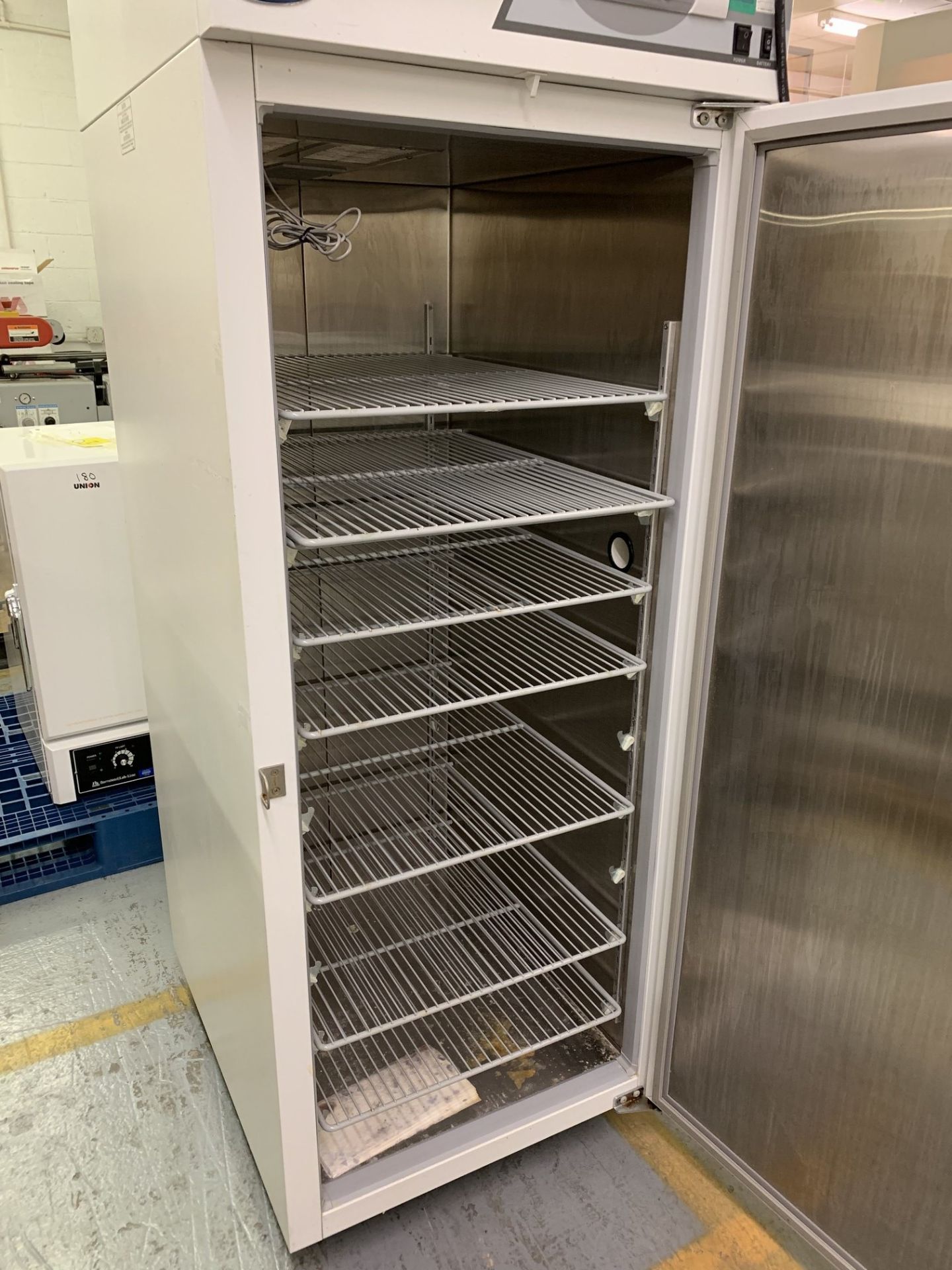 Lot # 181 - Norlake Scientific NSR1241WSW/8 Freezer, asset # 13910 - Image 2 of 3